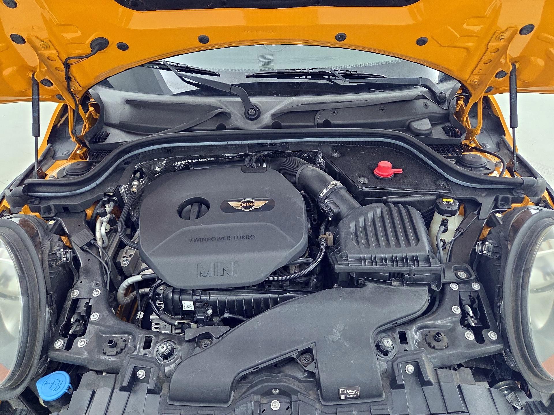 Thumbnail: 2016 MINI Cooper Hardtop - 20