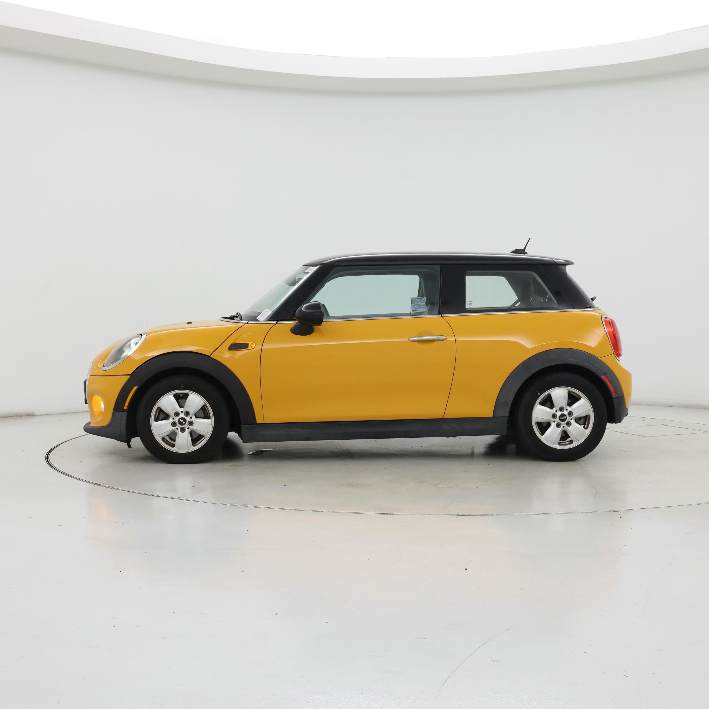 Thumbnail: 2016 MINI Cooper Hardtop - 3