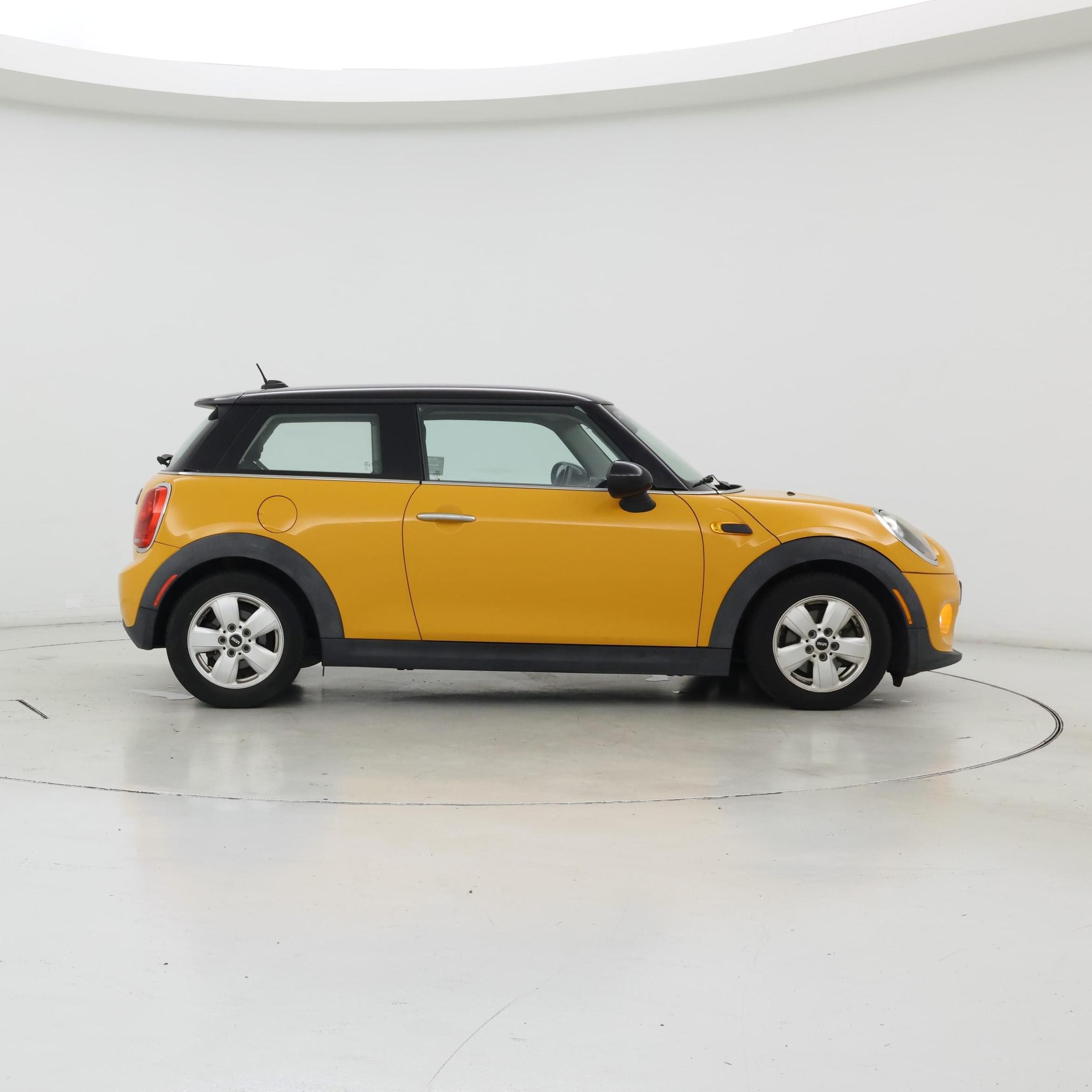 Thumbnail: 2016 MINI Cooper Hardtop - 7