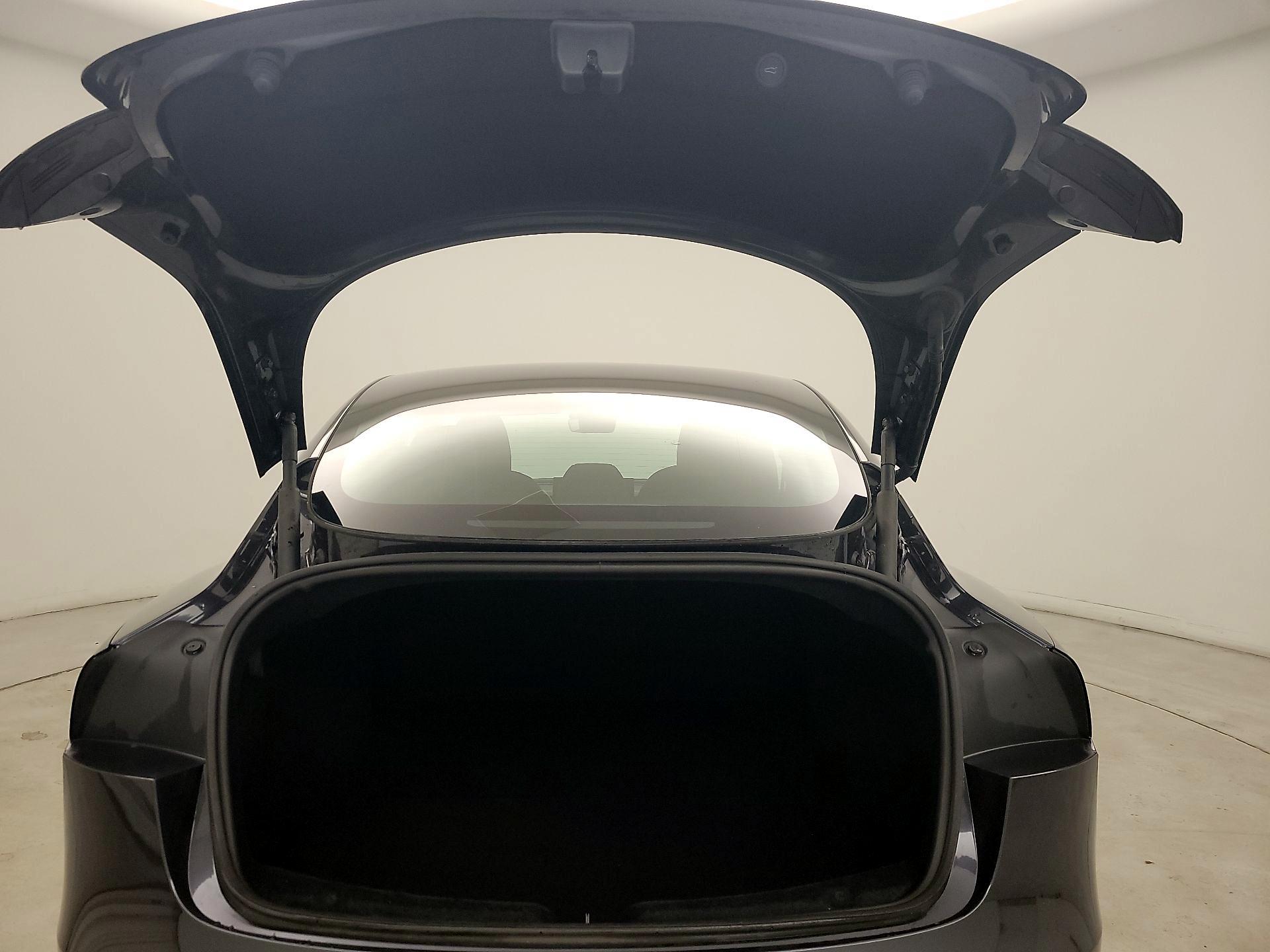 Thumbnail: 2025 Tesla Model 3 - 19