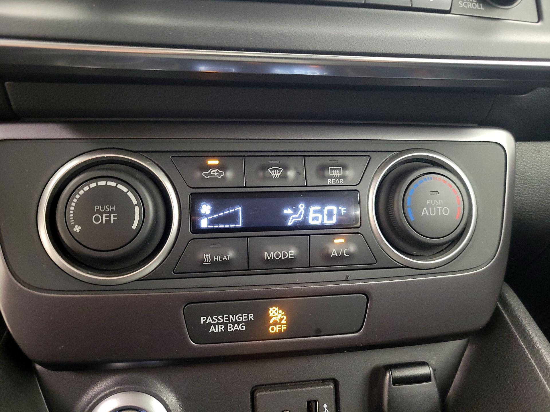 Thumbnail: 2019 Nissan Leaf - 16