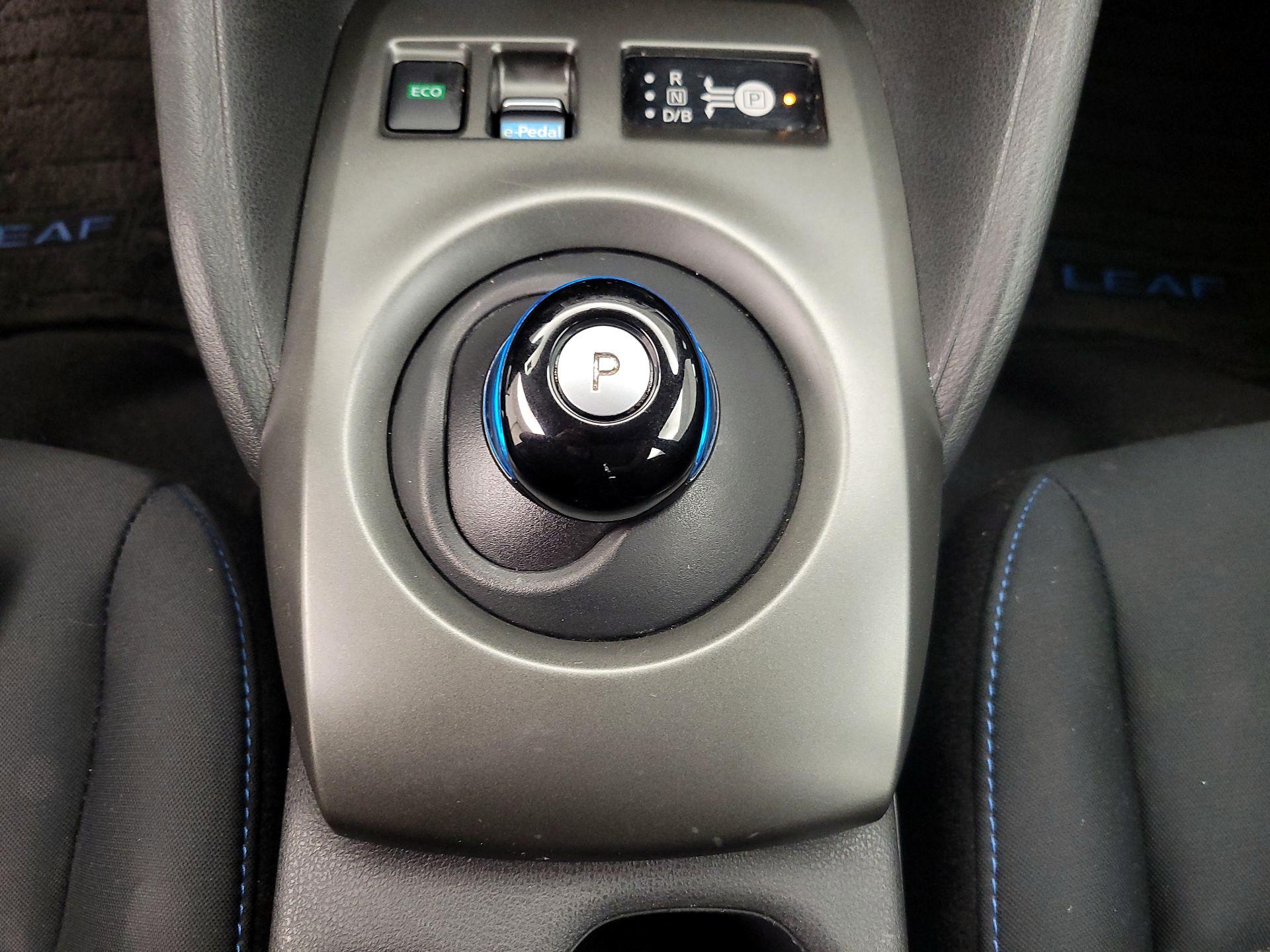 Thumbnail: 2019 Nissan Leaf - 17