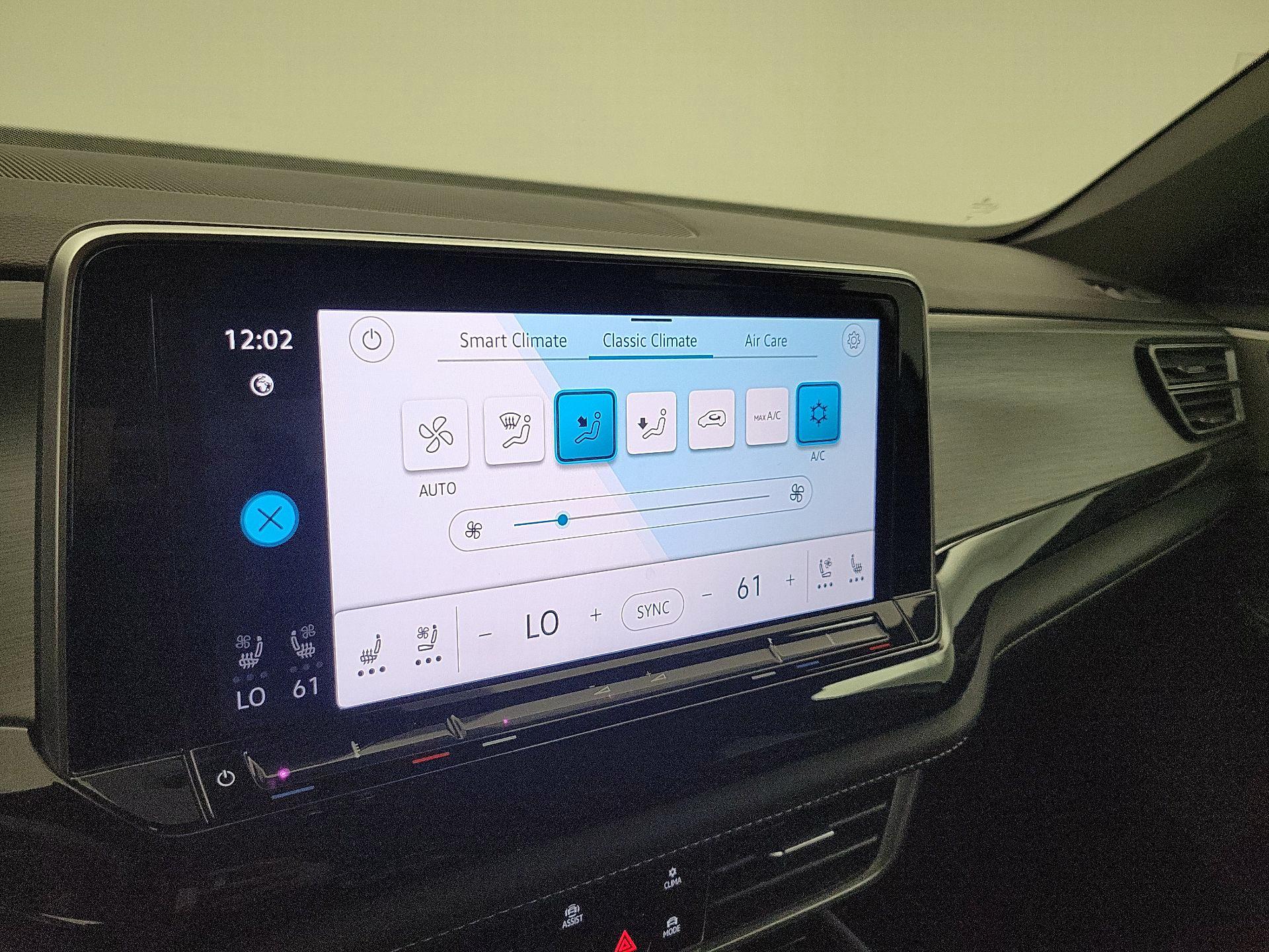 Thumbnail: 2025 Volkswagen Atlas - 16