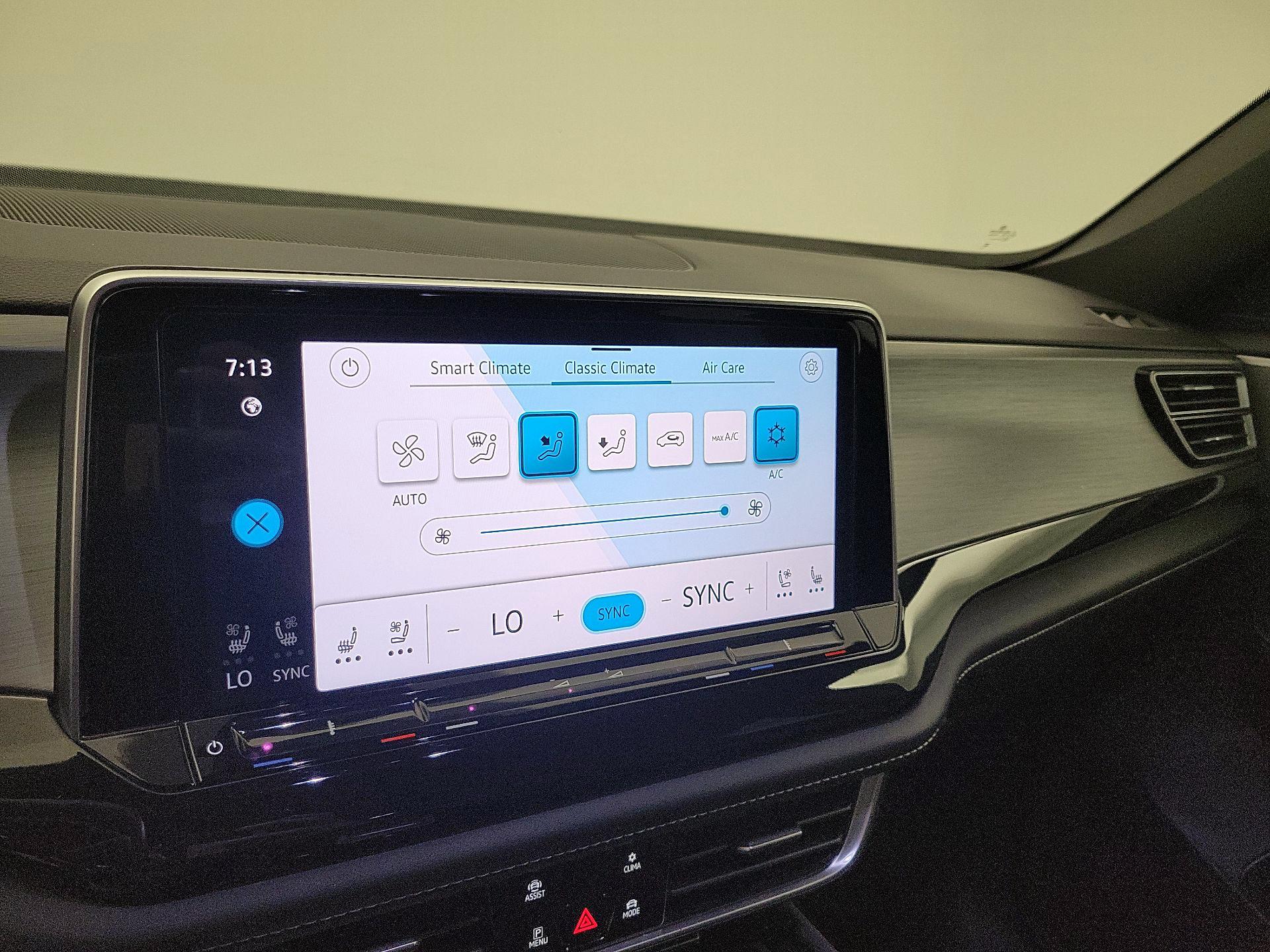 Thumbnail: 2025 Volkswagen Atlas - 16