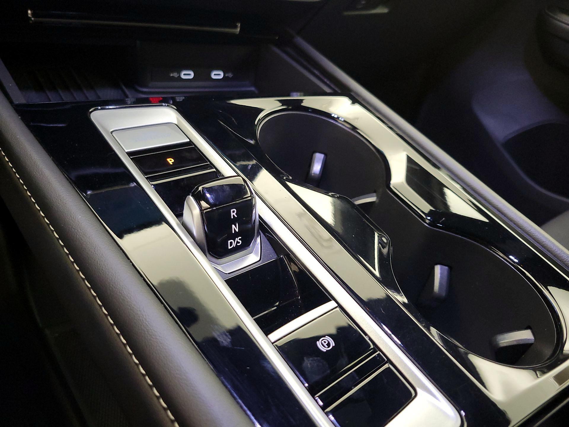 Thumbnail: 2025 Volkswagen Atlas - 17