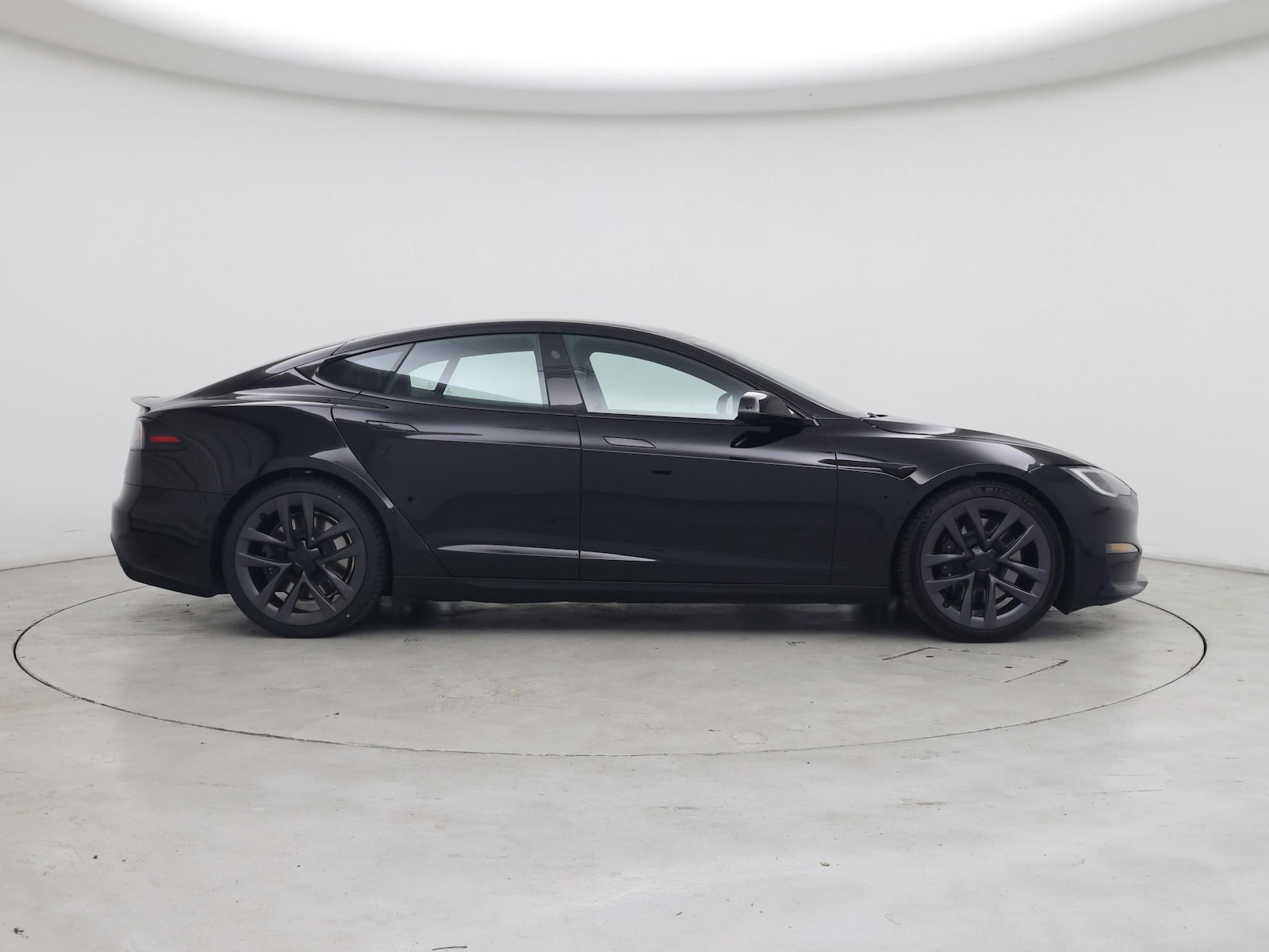 2022 Tesla Model S Plaid - Photo 8