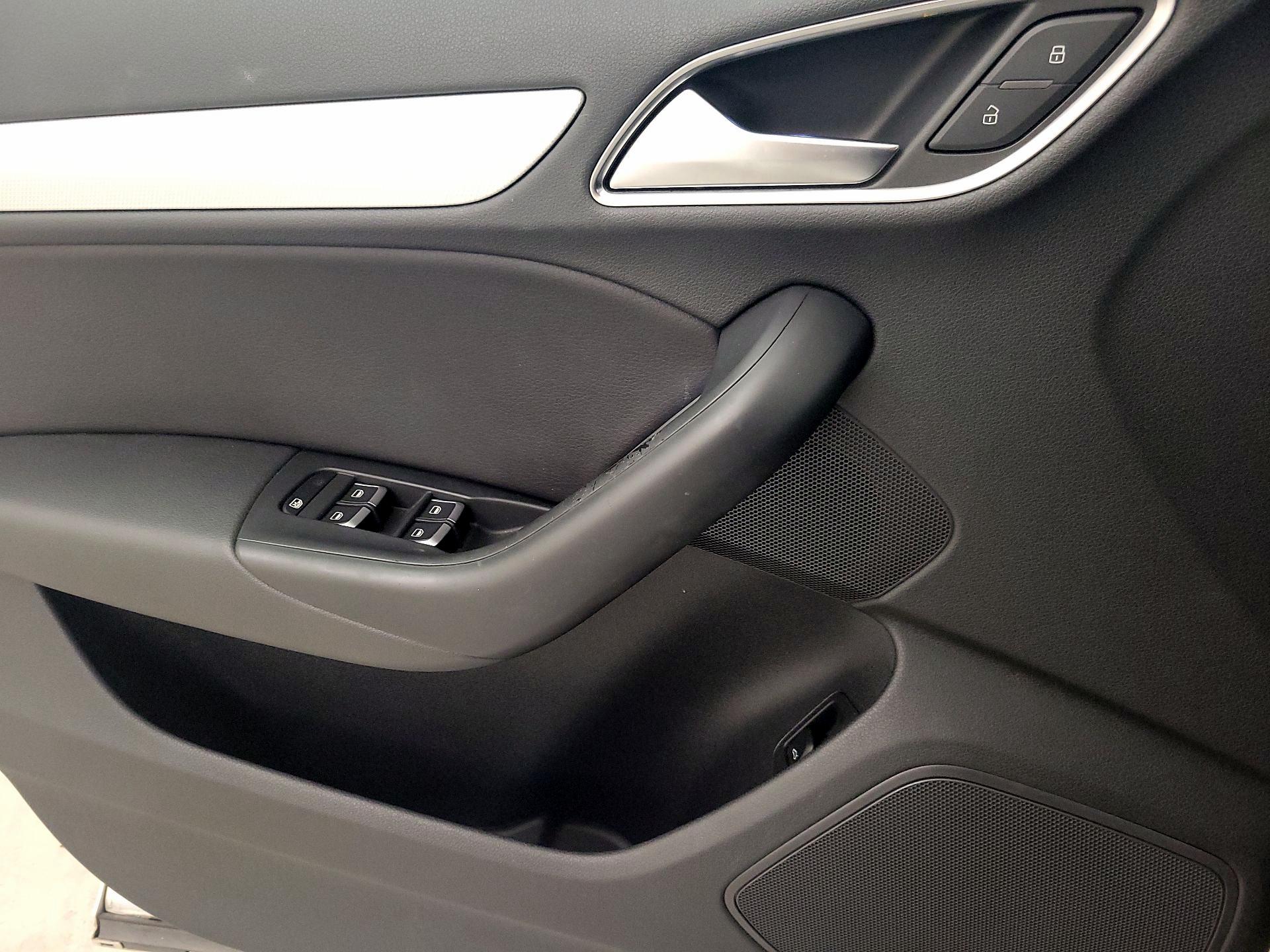 Thumbnail: 2016 Audi Q3 - 12