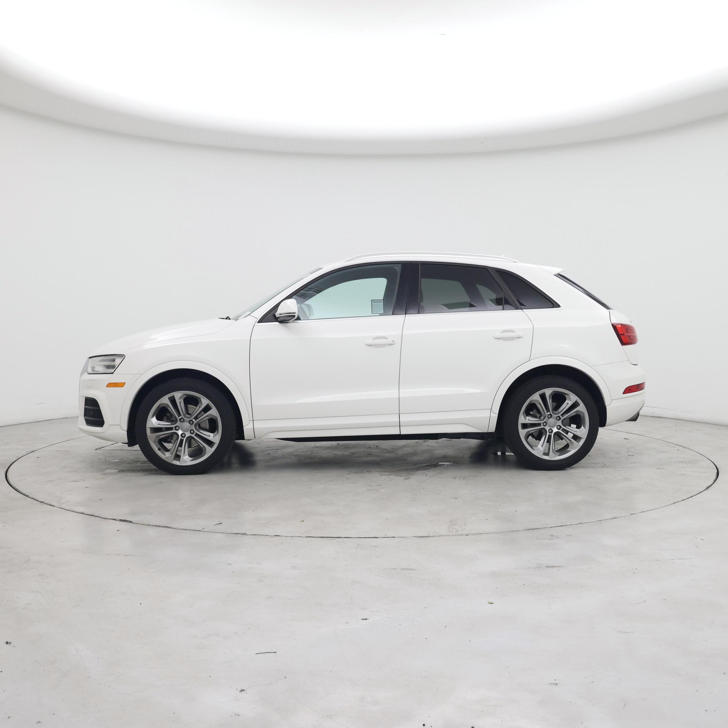Thumbnail: 2016 Audi Q3 - 3