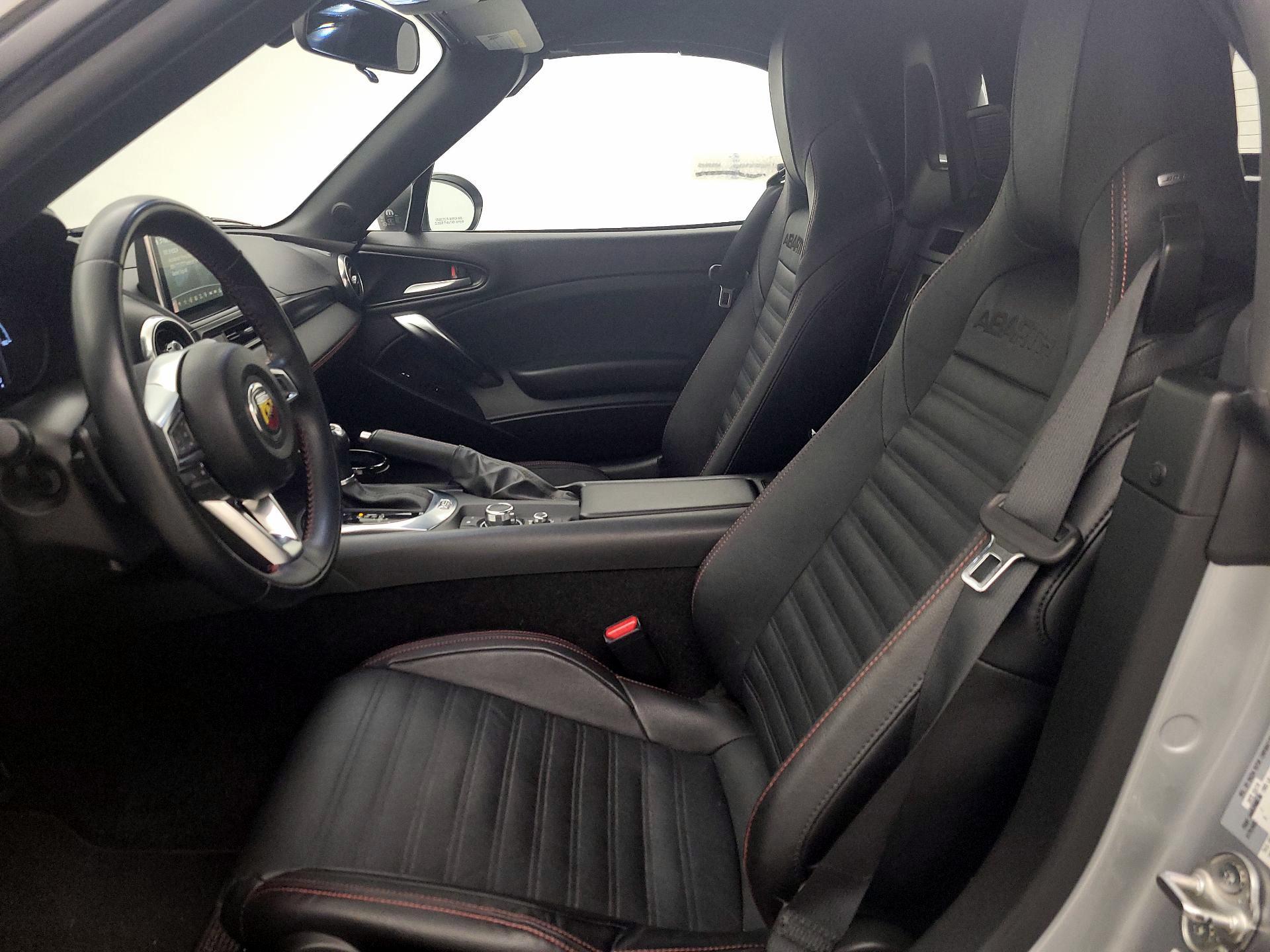 Thumbnail: 2018 Fiat 124 Spider - 11