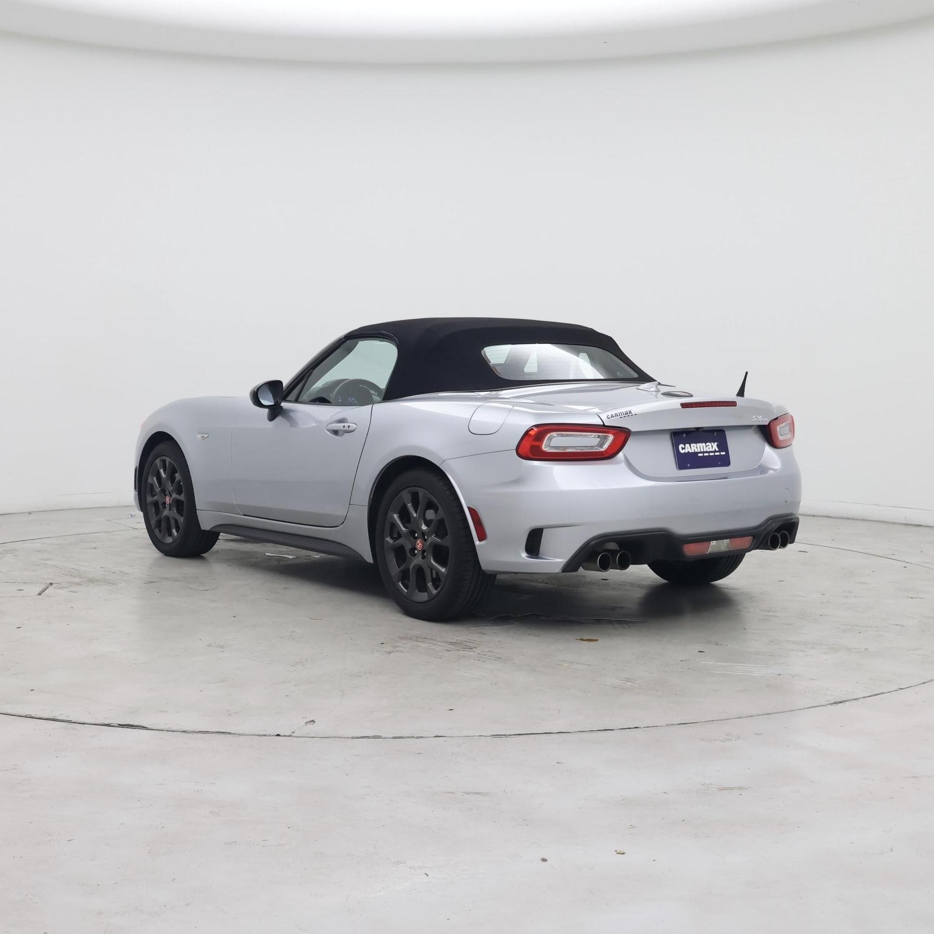 Thumbnail: 2018 Fiat 124 Spider - 2