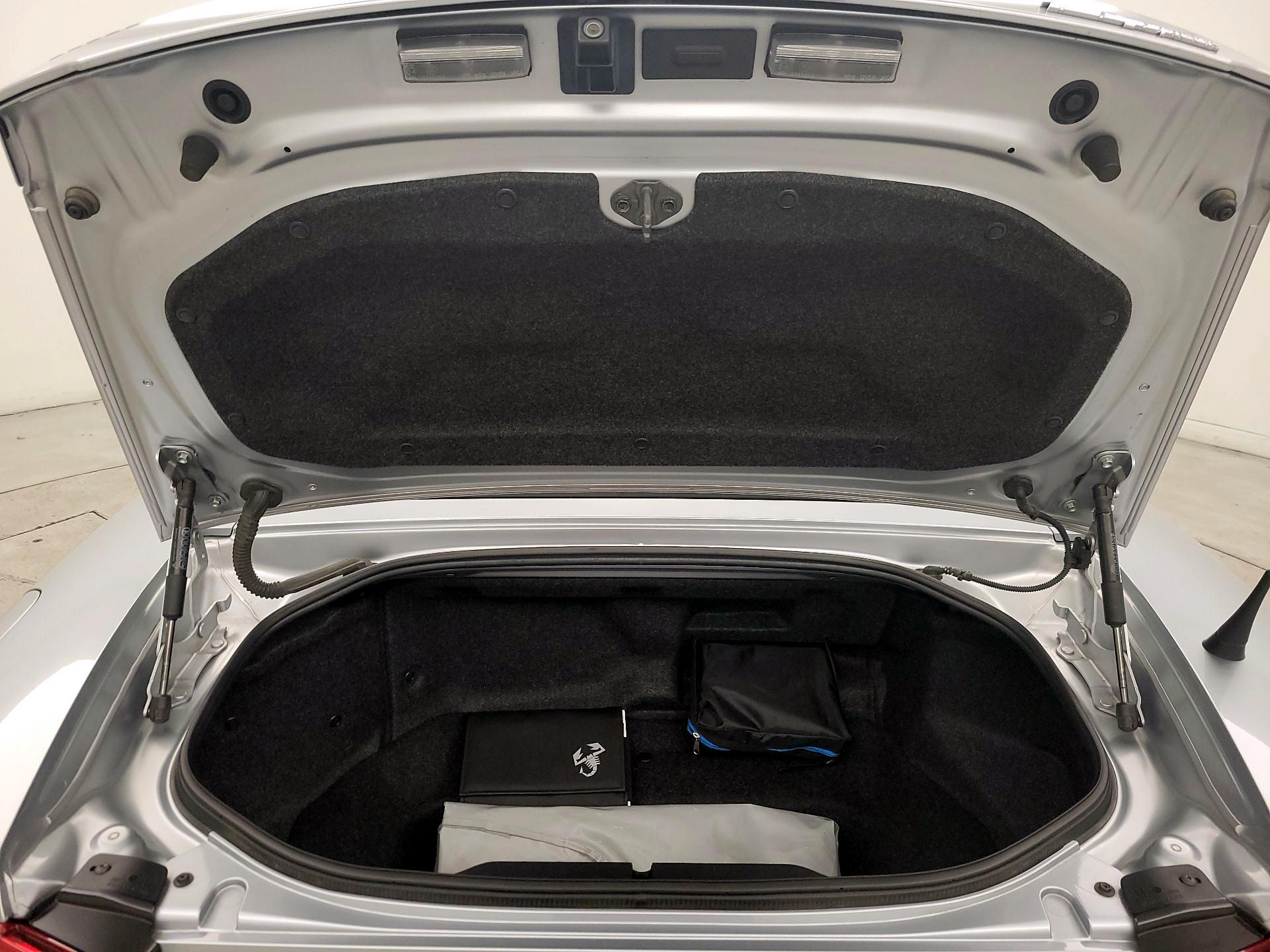 Thumbnail: 2018 Fiat 124 Spider - 19