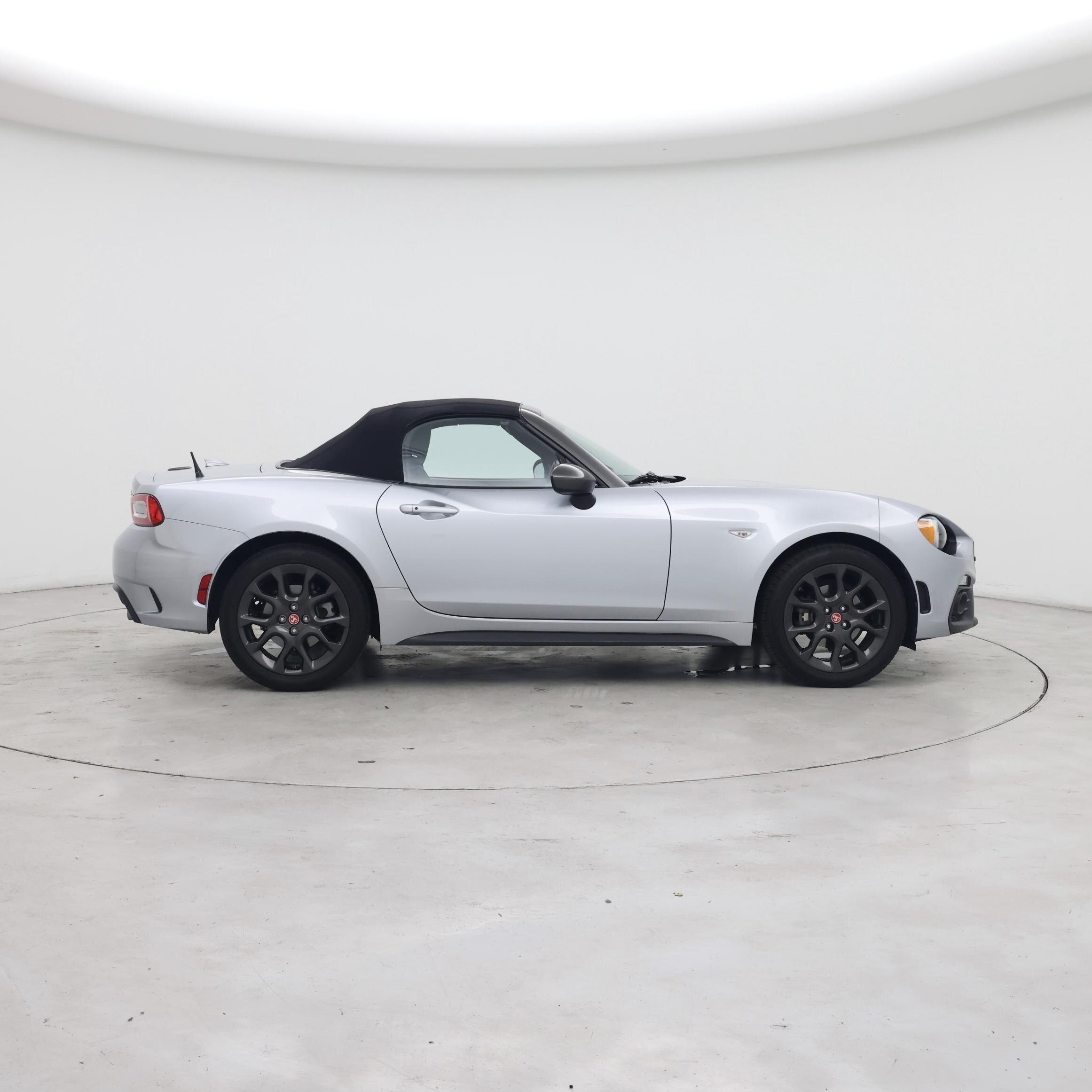 Thumbnail: 2018 Fiat 124 Spider - 7