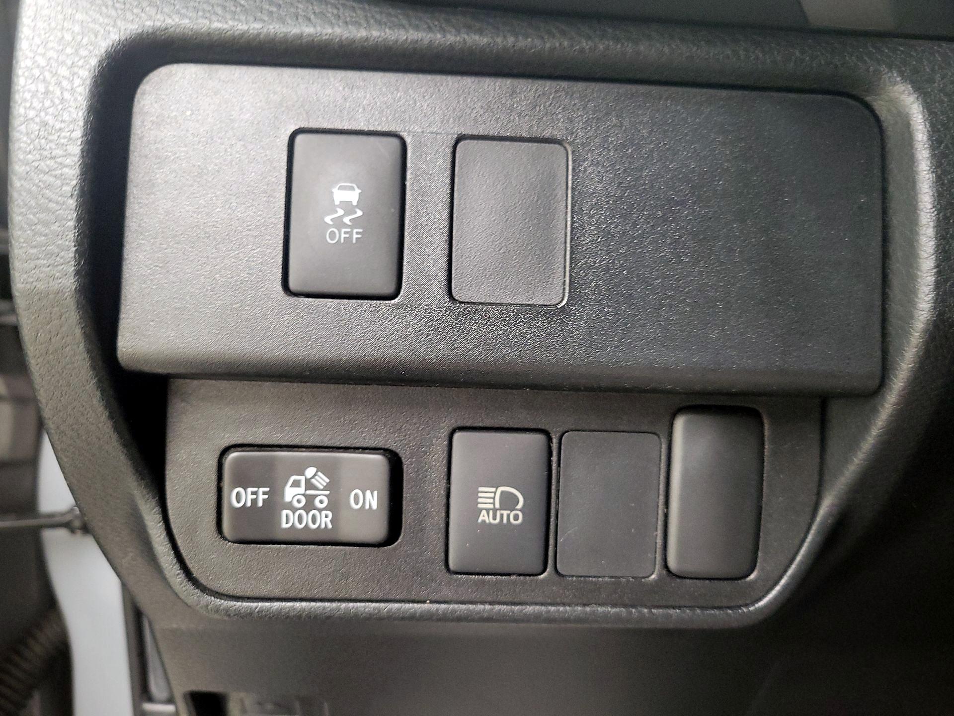 Thumbnail: 2021 Toyota Tacoma - 13