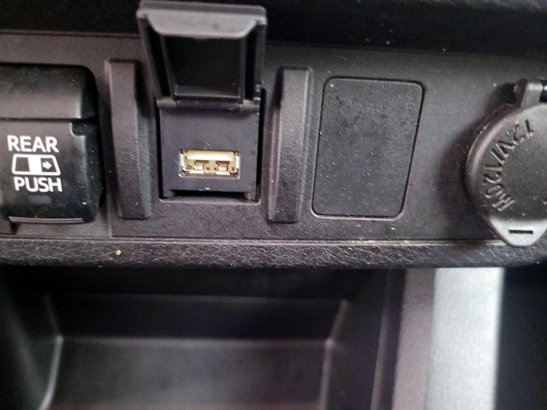 Thumbnail: 2021 Toyota Tacoma - 18