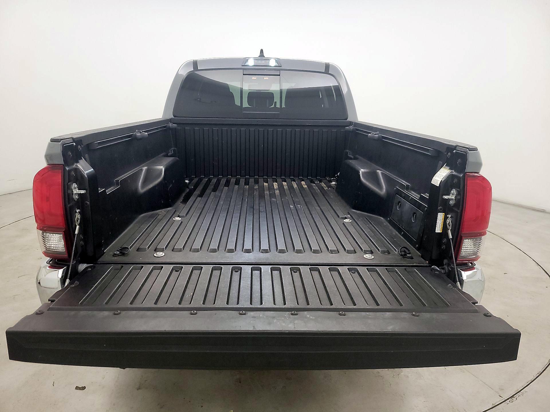 Thumbnail: 2021 Toyota Tacoma - 20