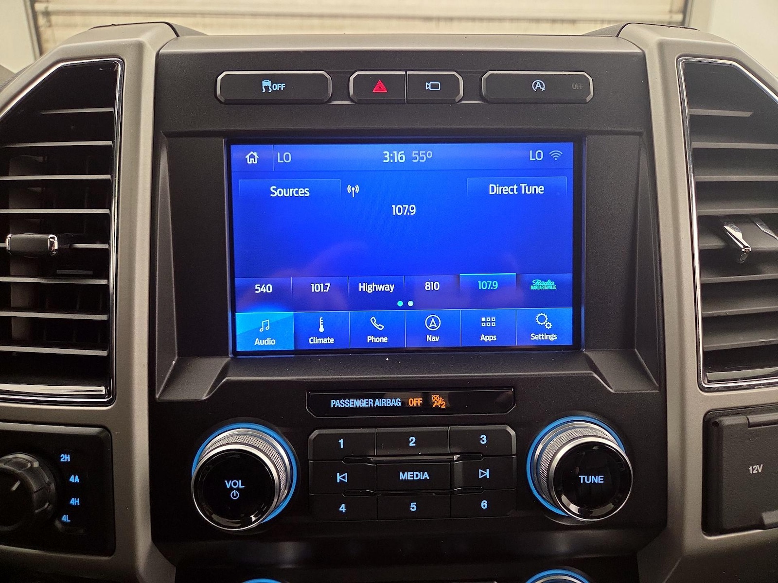2020 Ford F-150 Lariat - Photo 17