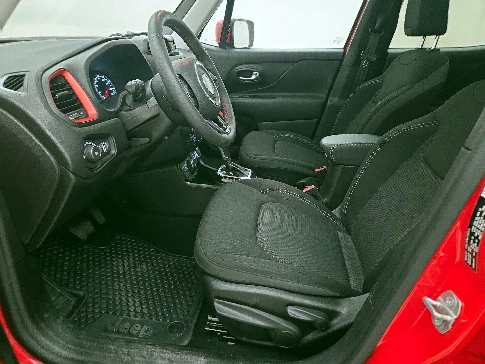 Thumbnail: 2022 Jeep Renegade - 11