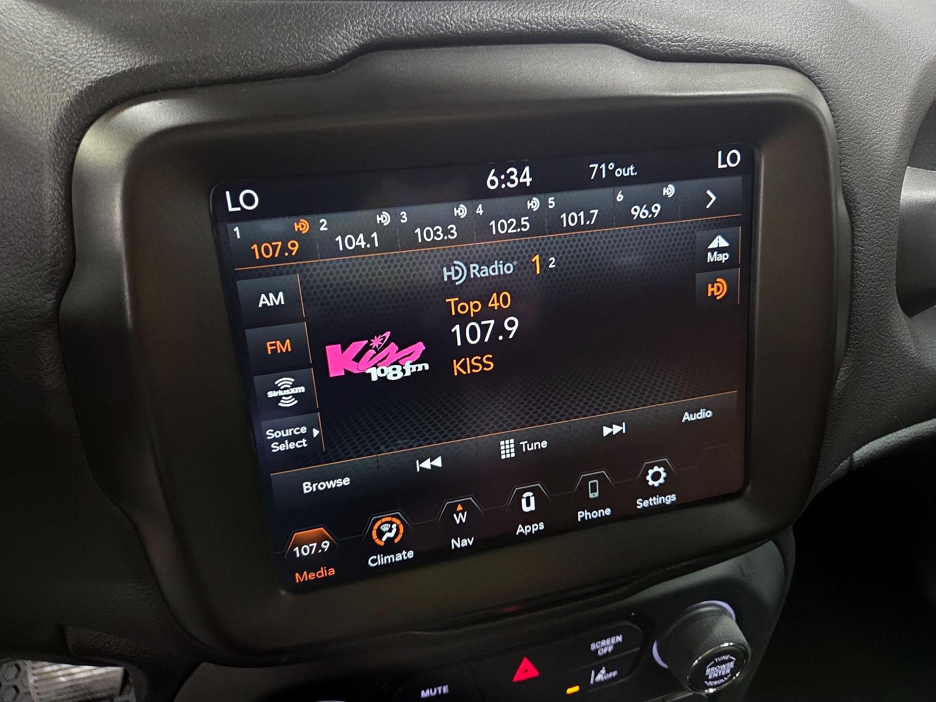 Thumbnail: 2022 Jeep Renegade - 15