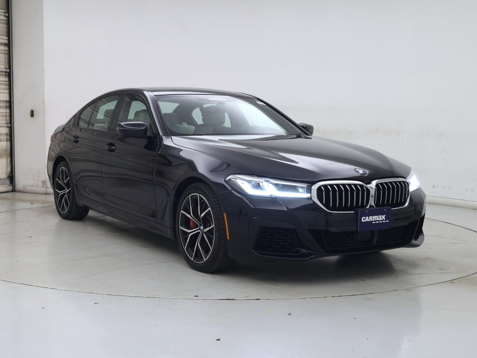 2021 BMW 5 Series 540i - Photo 2