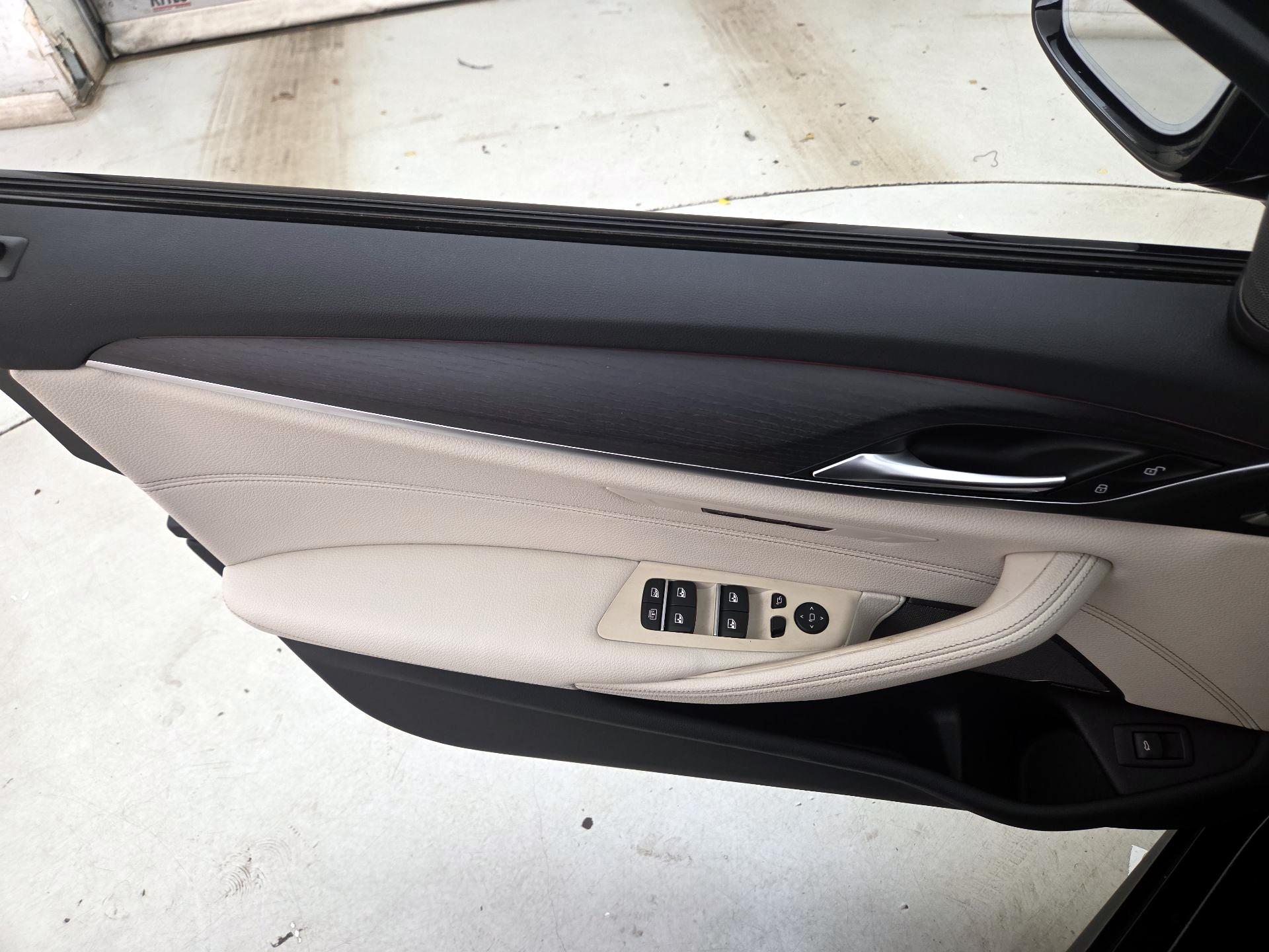 Thumbnail: 2021 BMW 5 Series - 12