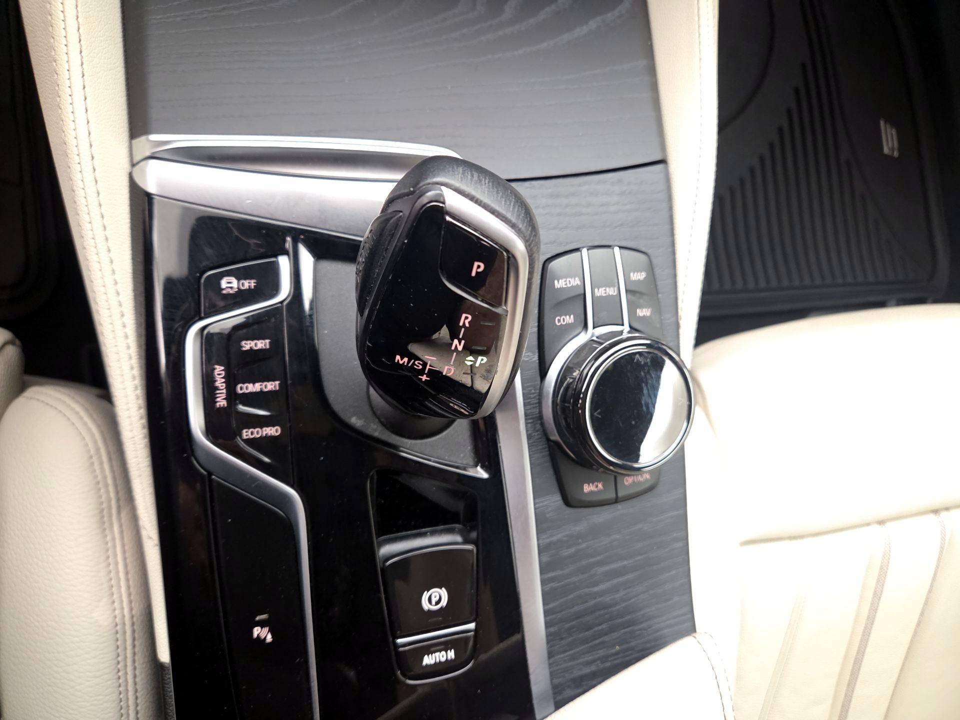 Thumbnail: 2021 BMW 5 Series - 18