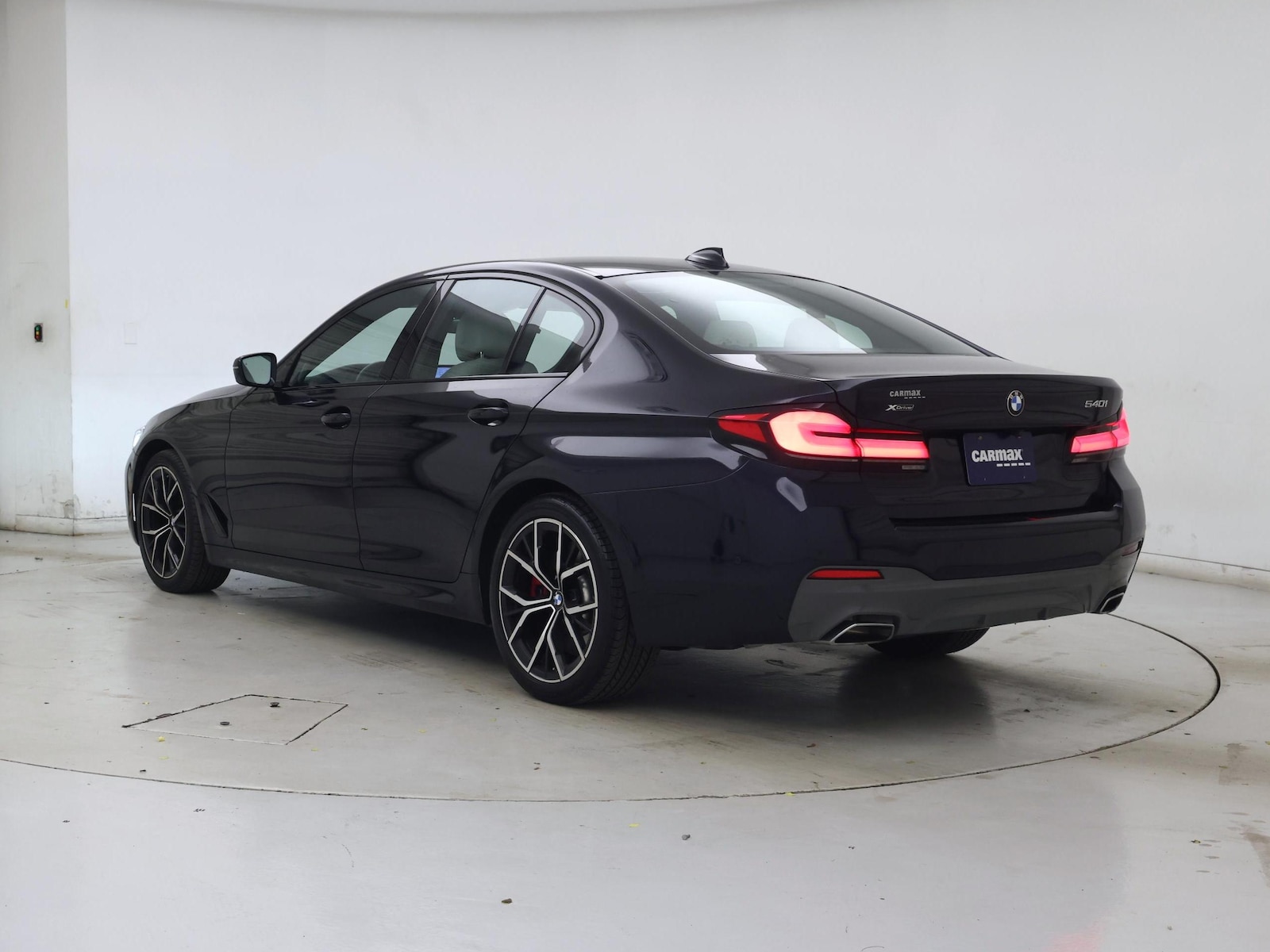 2021 BMW 5 Series 540i - Photo 3