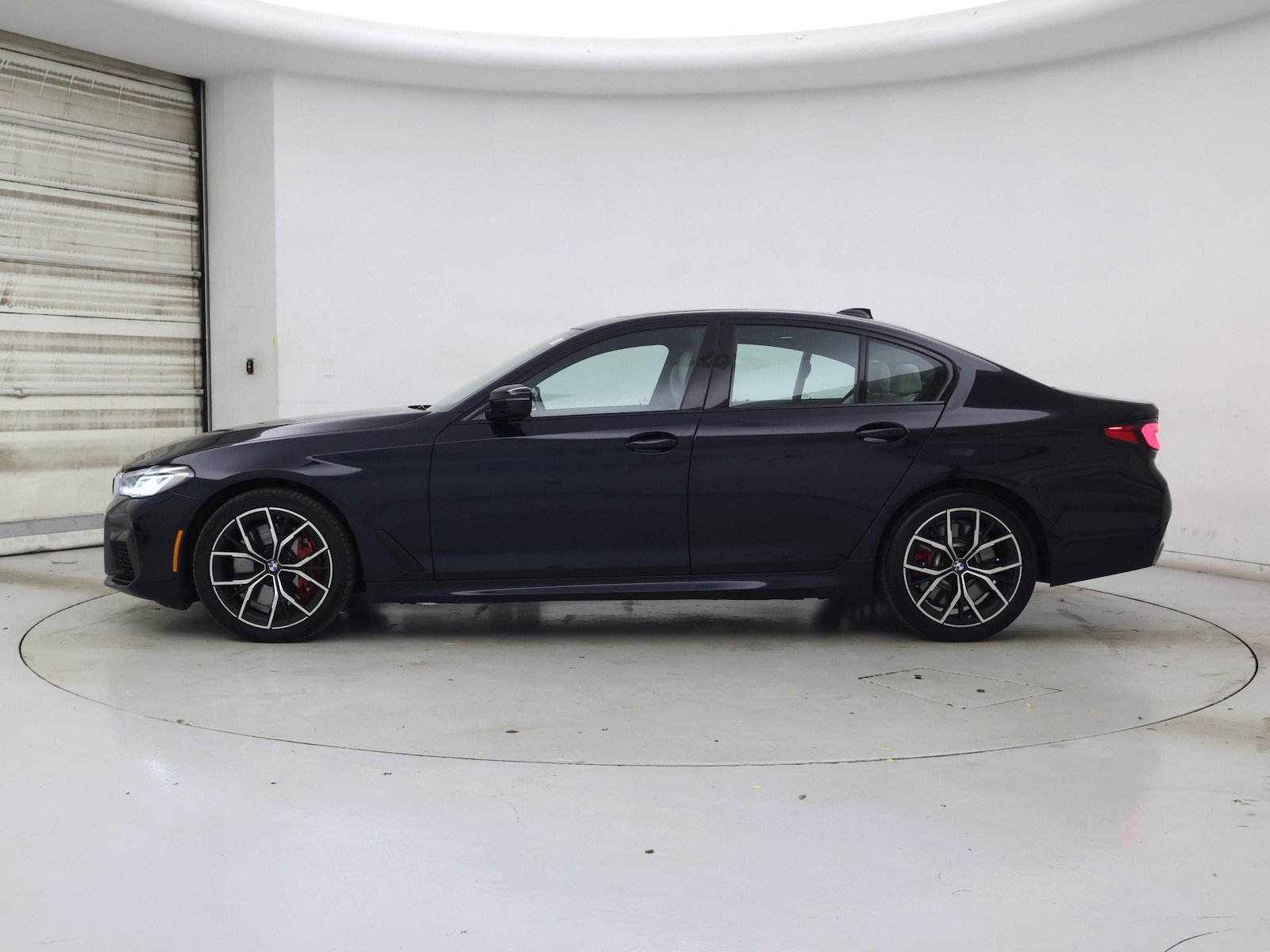 2021 BMW 5 Series 540i - Photo 4