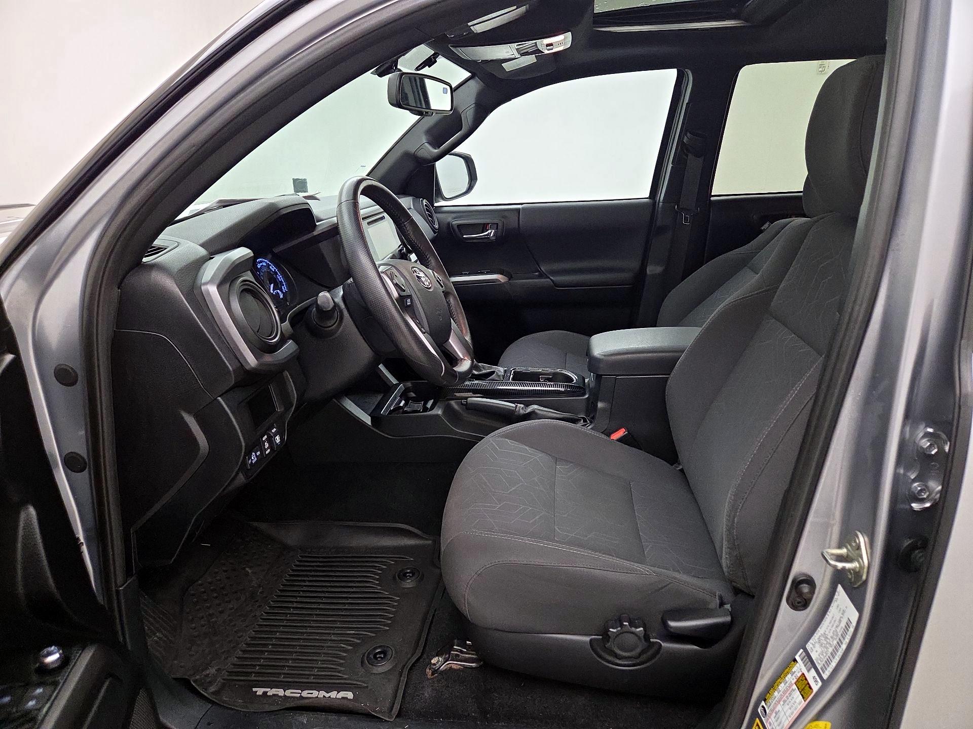 Thumbnail: 2017 Toyota Tacoma - 11