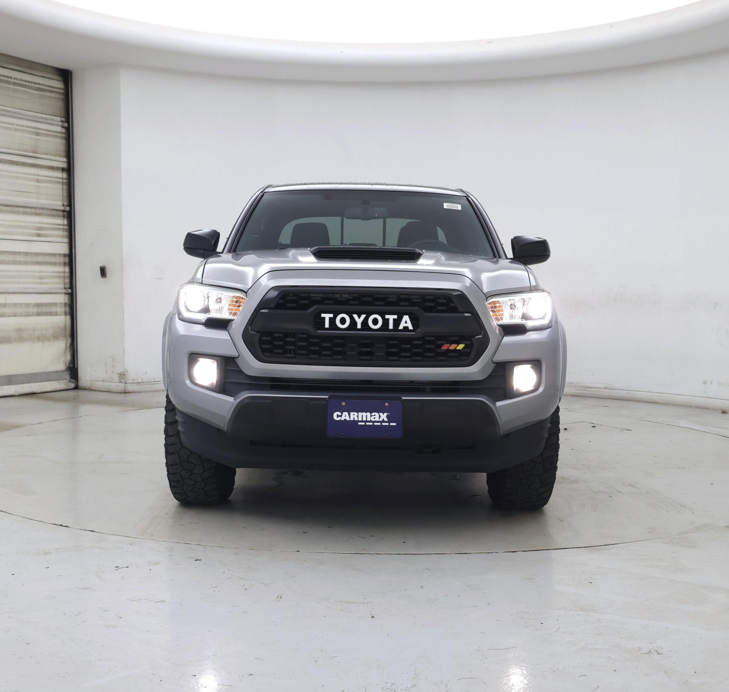 Thumbnail: 2017 Toyota Tacoma - 5