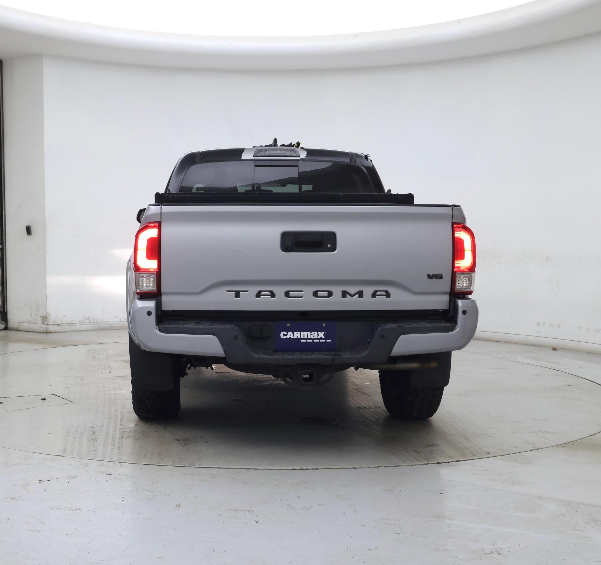 Thumbnail: 2017 Toyota Tacoma - 6