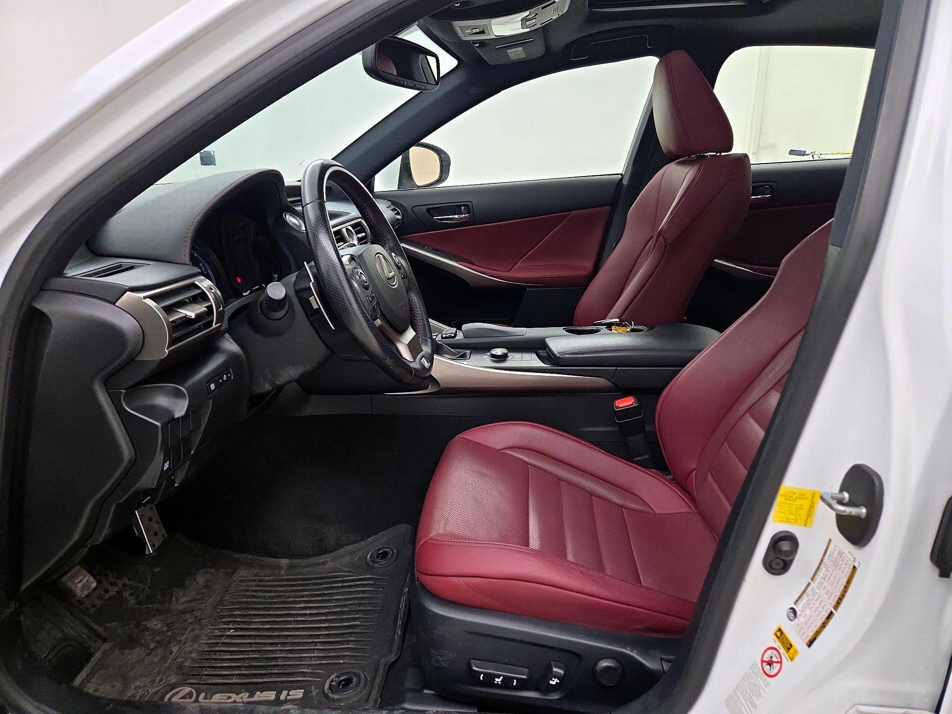 Thumbnail: 2015 Lexus IS - 11