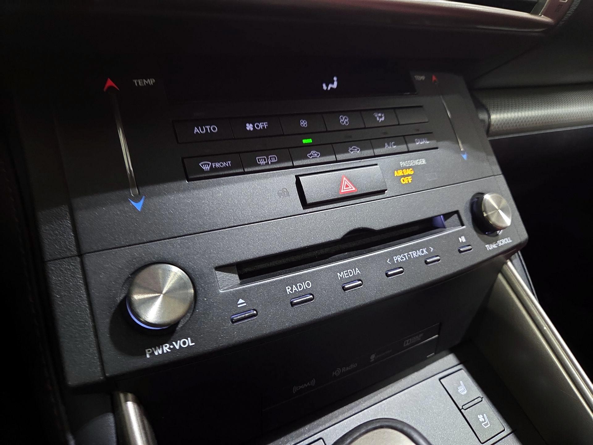 Thumbnail: 2015 Lexus IS - 17