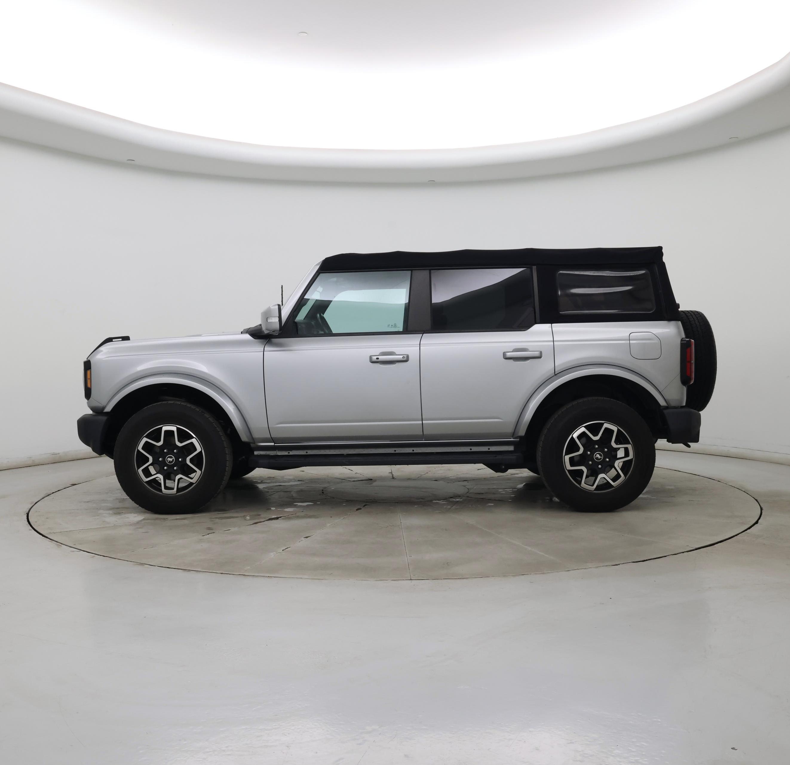 Thumbnail: 2021 Ford Bronco - 3