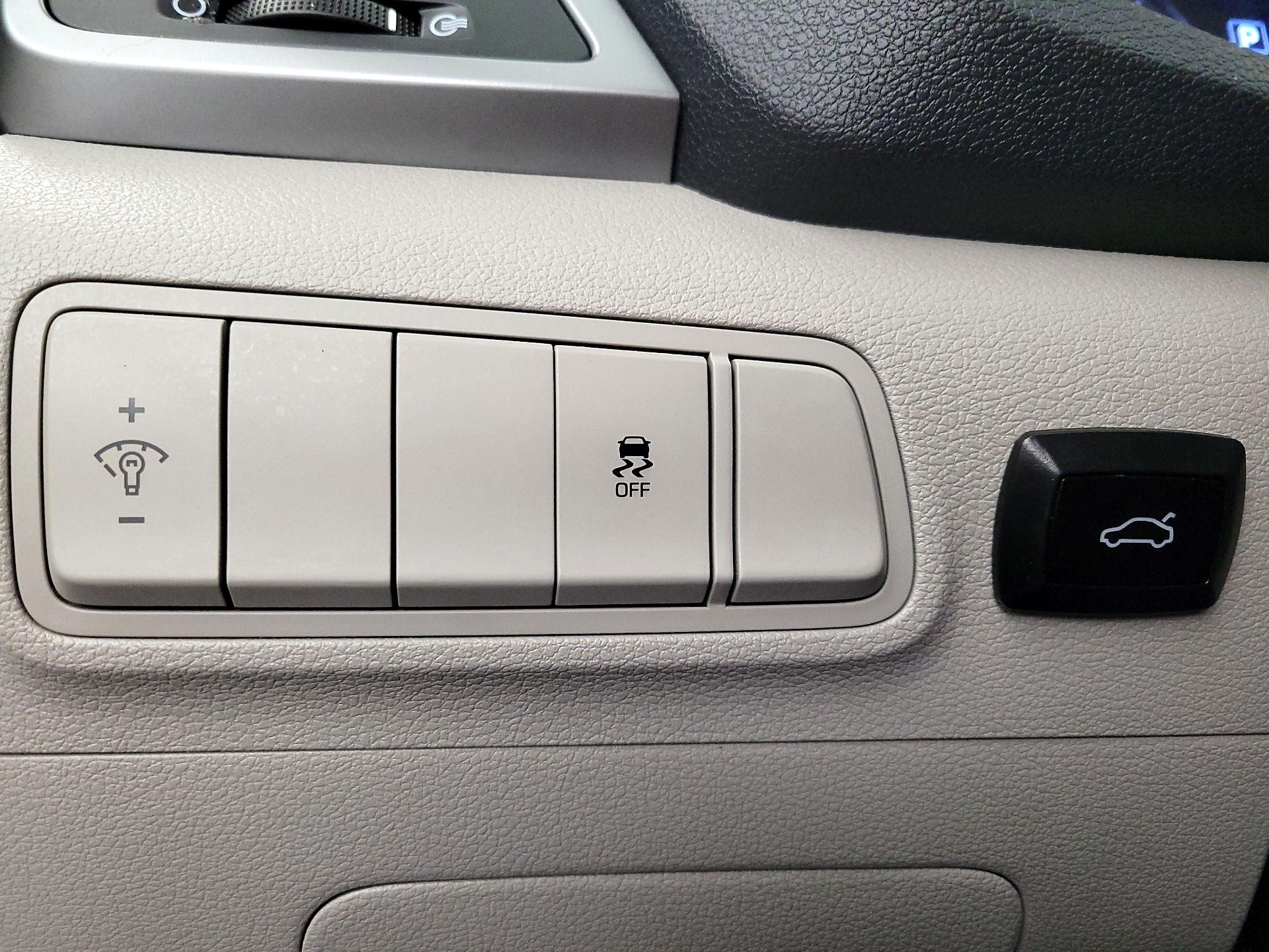 Thumbnail: 2018 Hyundai Tucson - 13