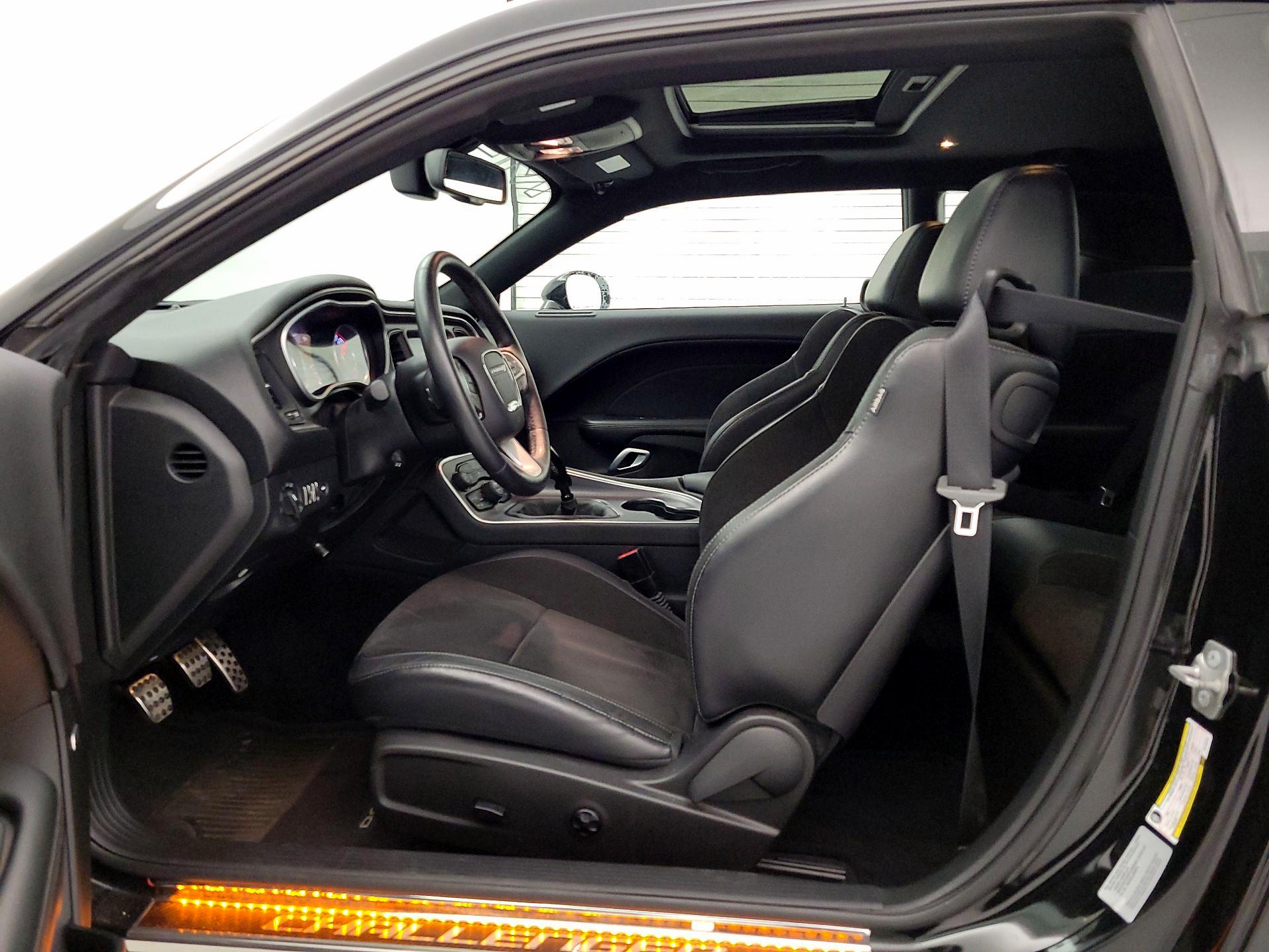 Thumbnail: 2015 Dodge Challenger - 11