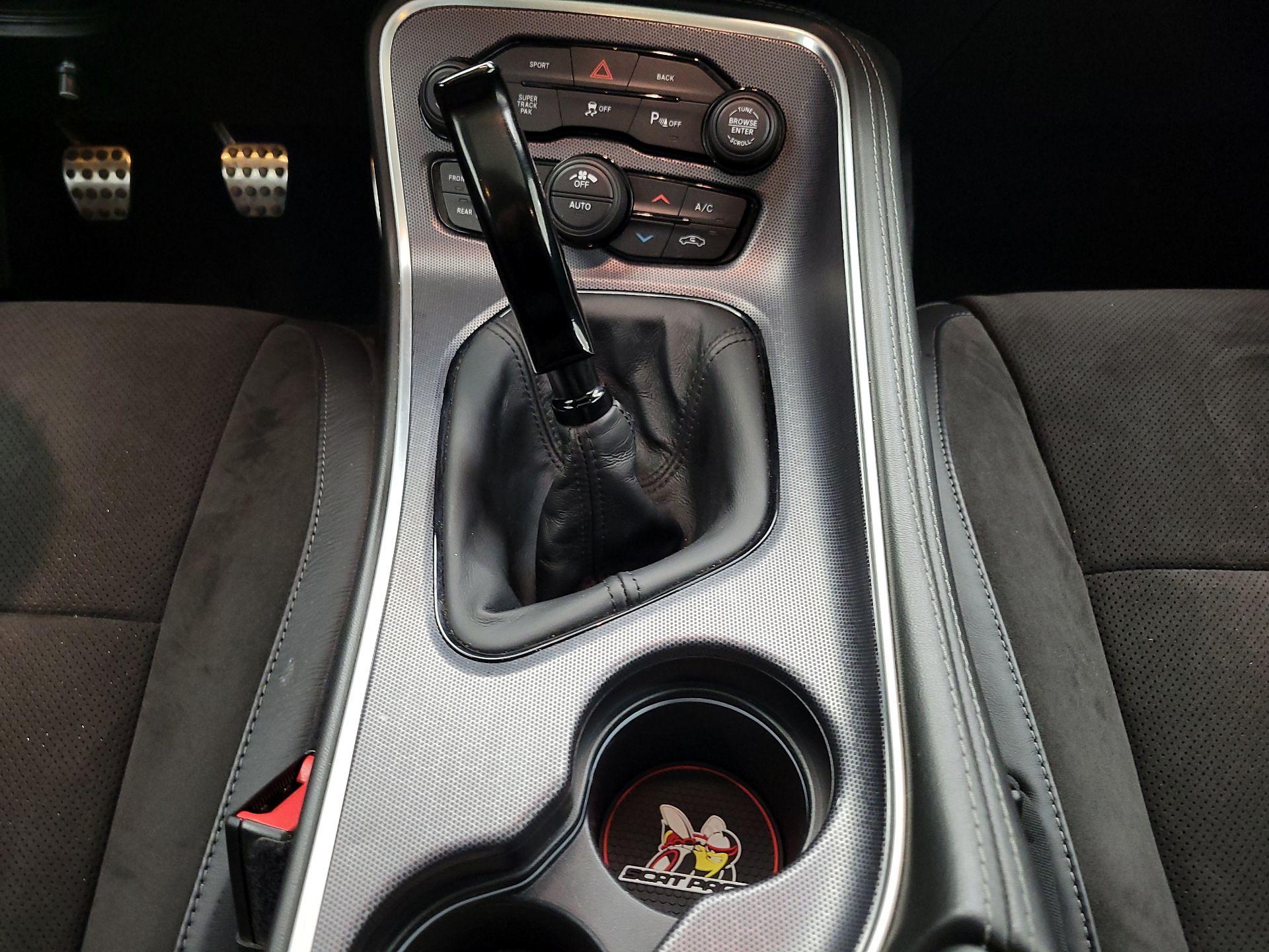 Thumbnail: 2015 Dodge Challenger - 18