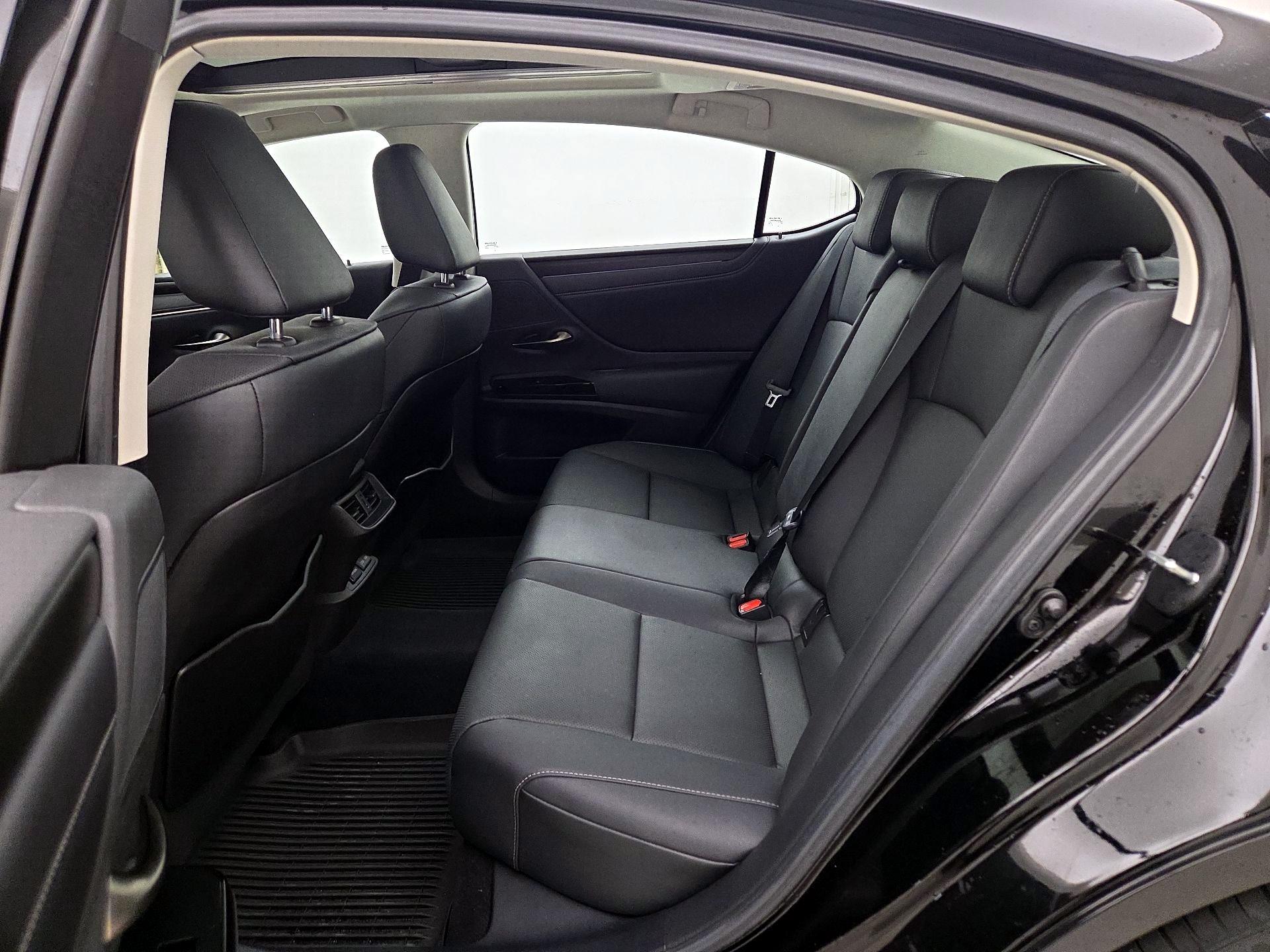 Thumbnail: 2023 Lexus ES - 18