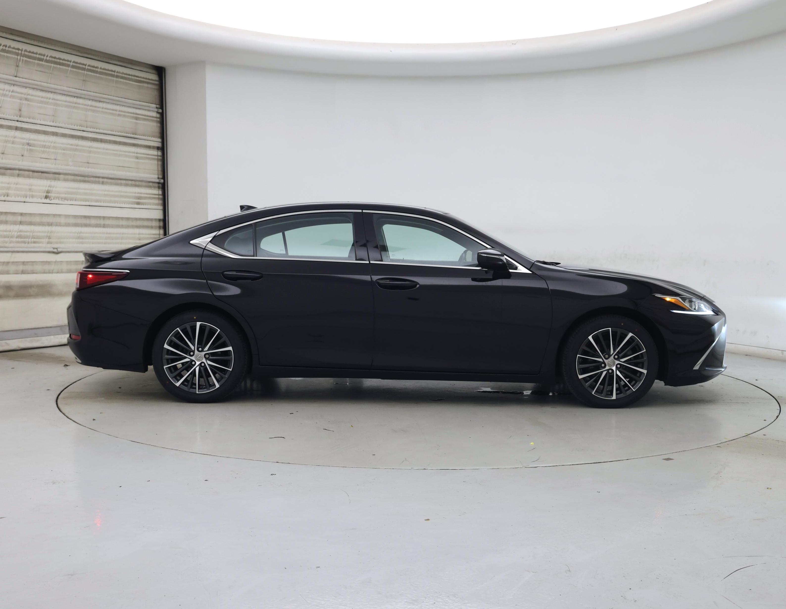 Thumbnail: 2023 Lexus ES - 7