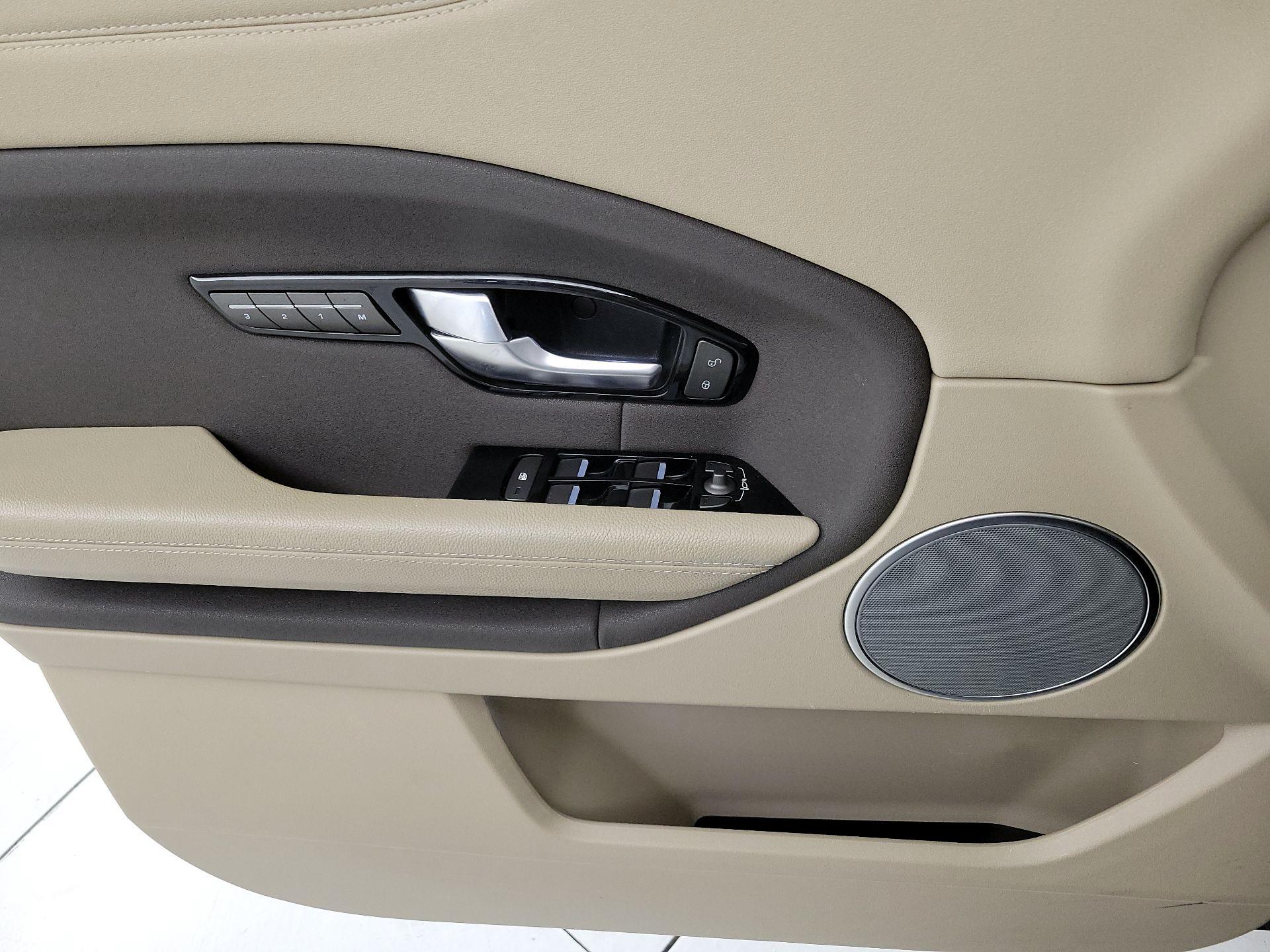 Thumbnail: 2018 Land Rover Range Rover Evoque - 12