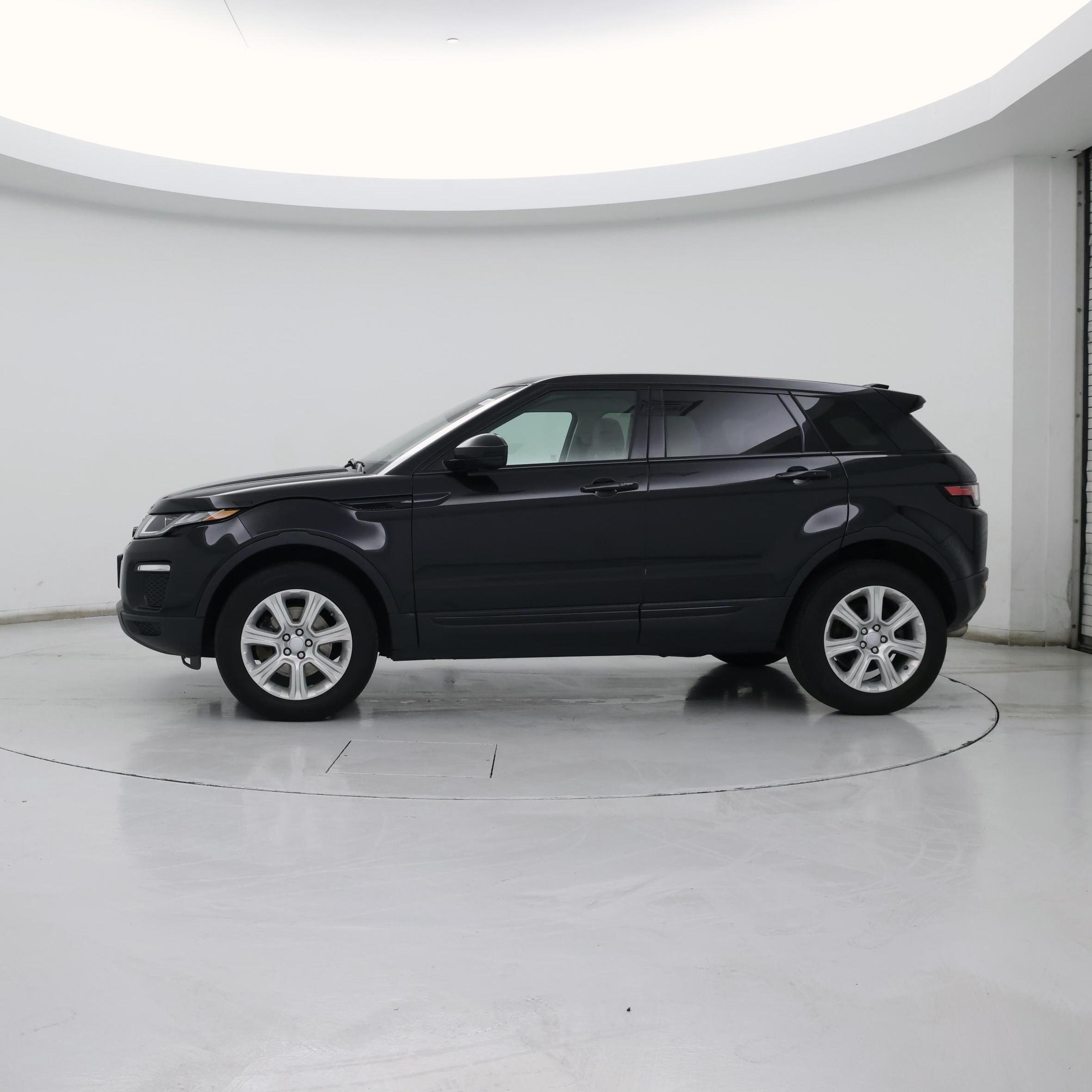 Thumbnail: 2018 Land Rover Range Rover Evoque - 3