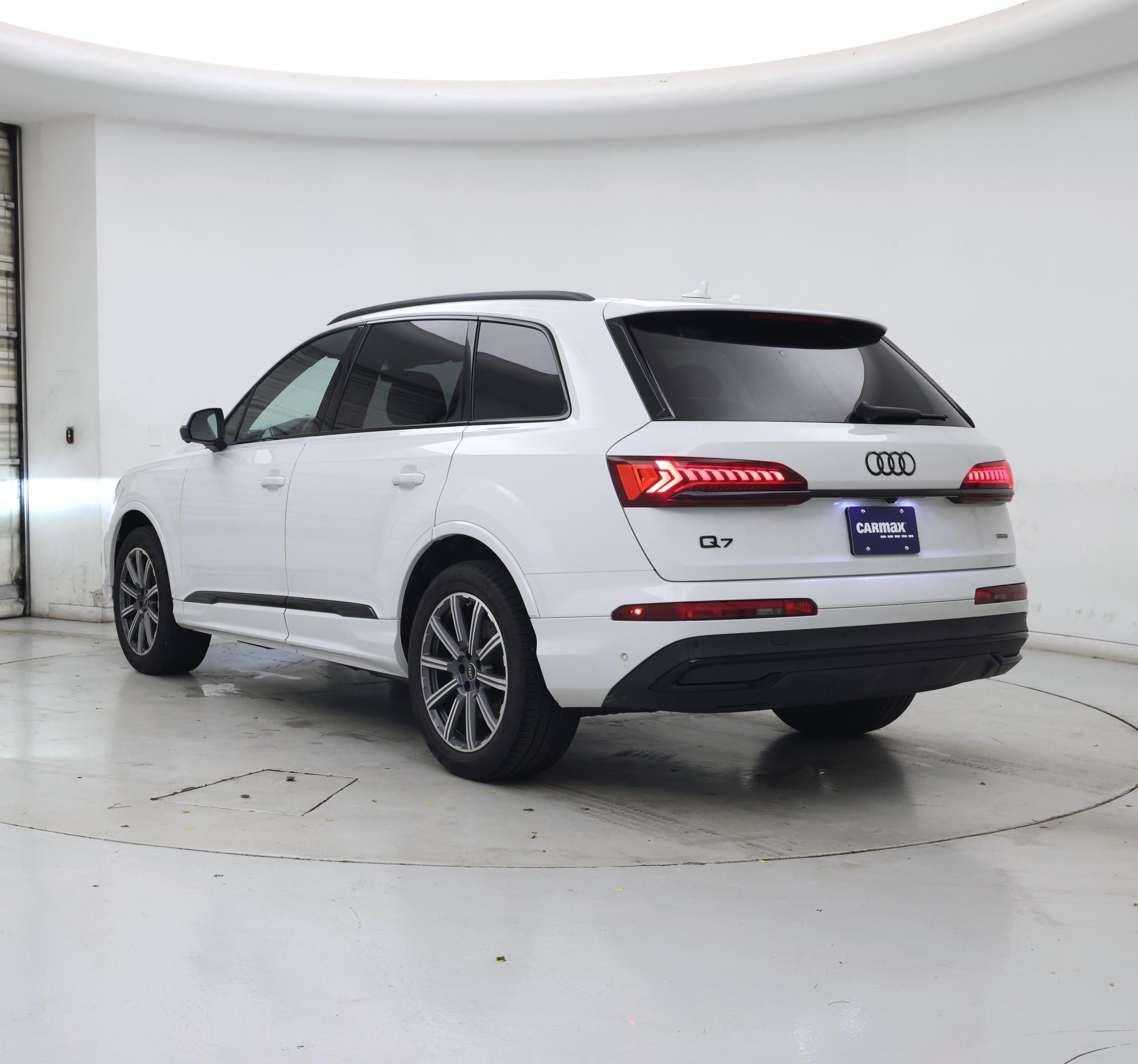 Thumbnail: 2022 Audi Q7 - 2