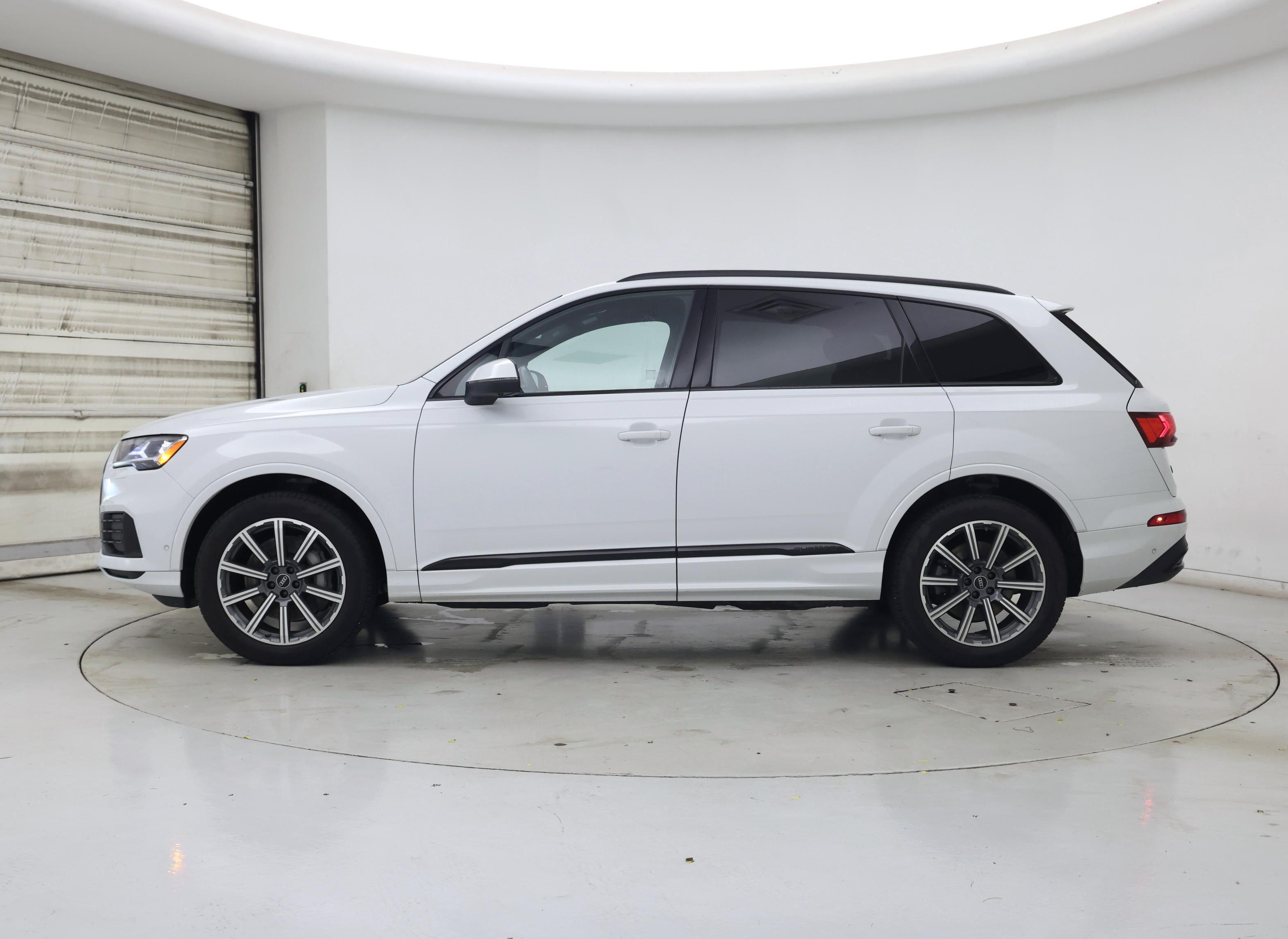 Thumbnail: 2022 Audi Q7 - 3