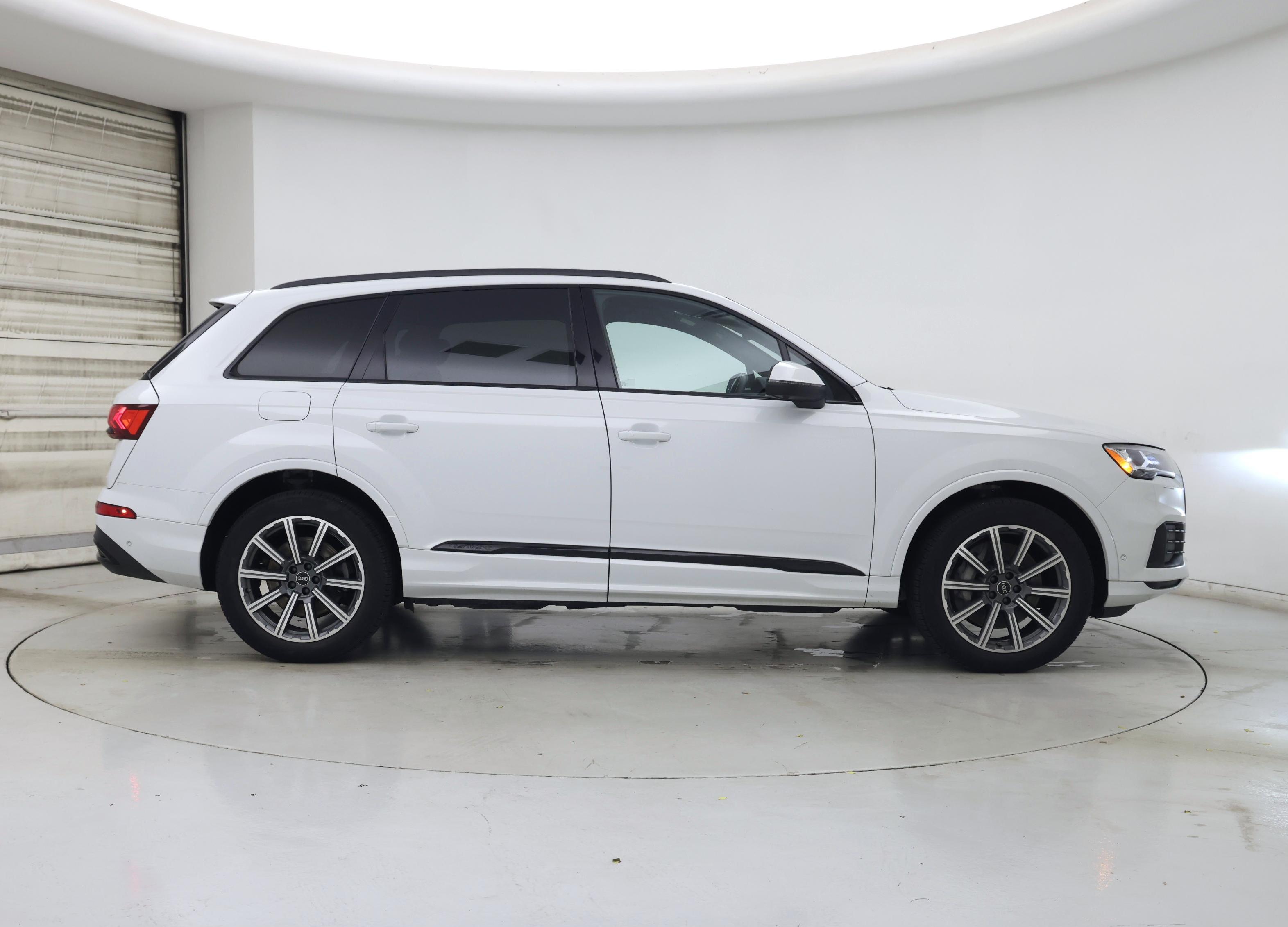 Thumbnail: 2022 Audi Q7 - 7