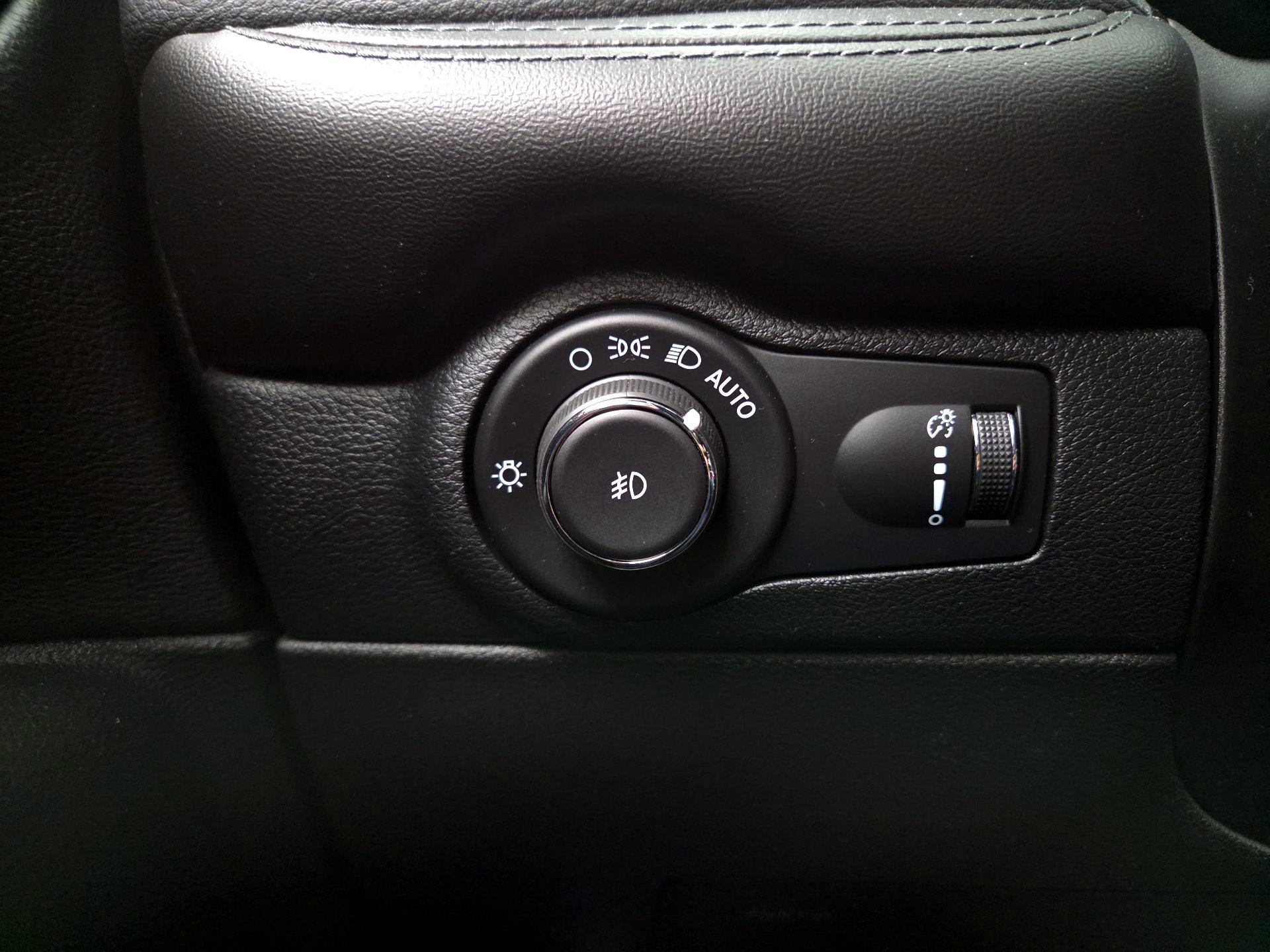 Thumbnail: 2022 Dodge Durango - 13