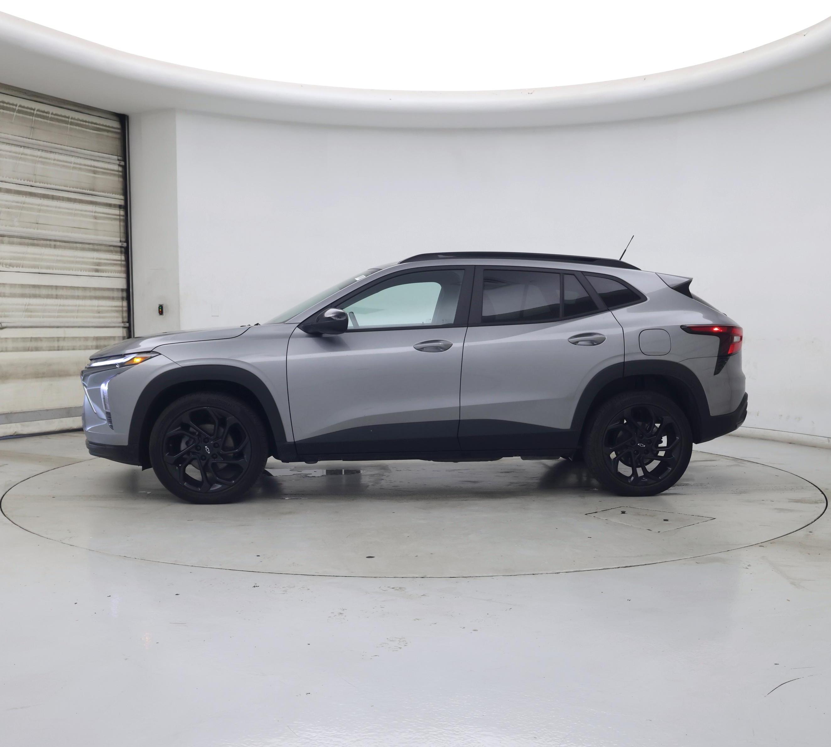 Thumbnail: 2024 Chevrolet Trax - 3