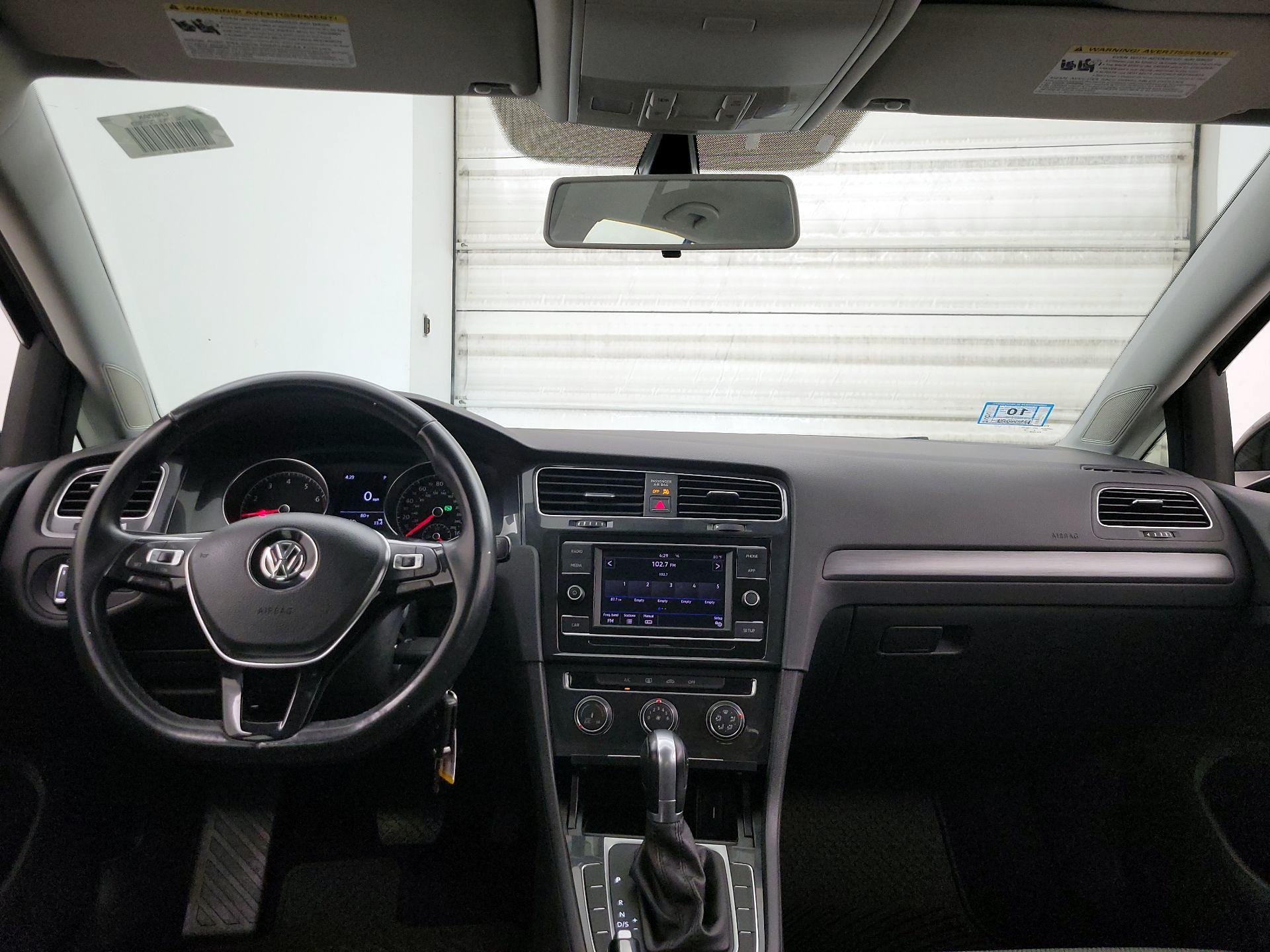 Thumbnail: 2018 Volkswagen Golf - 9