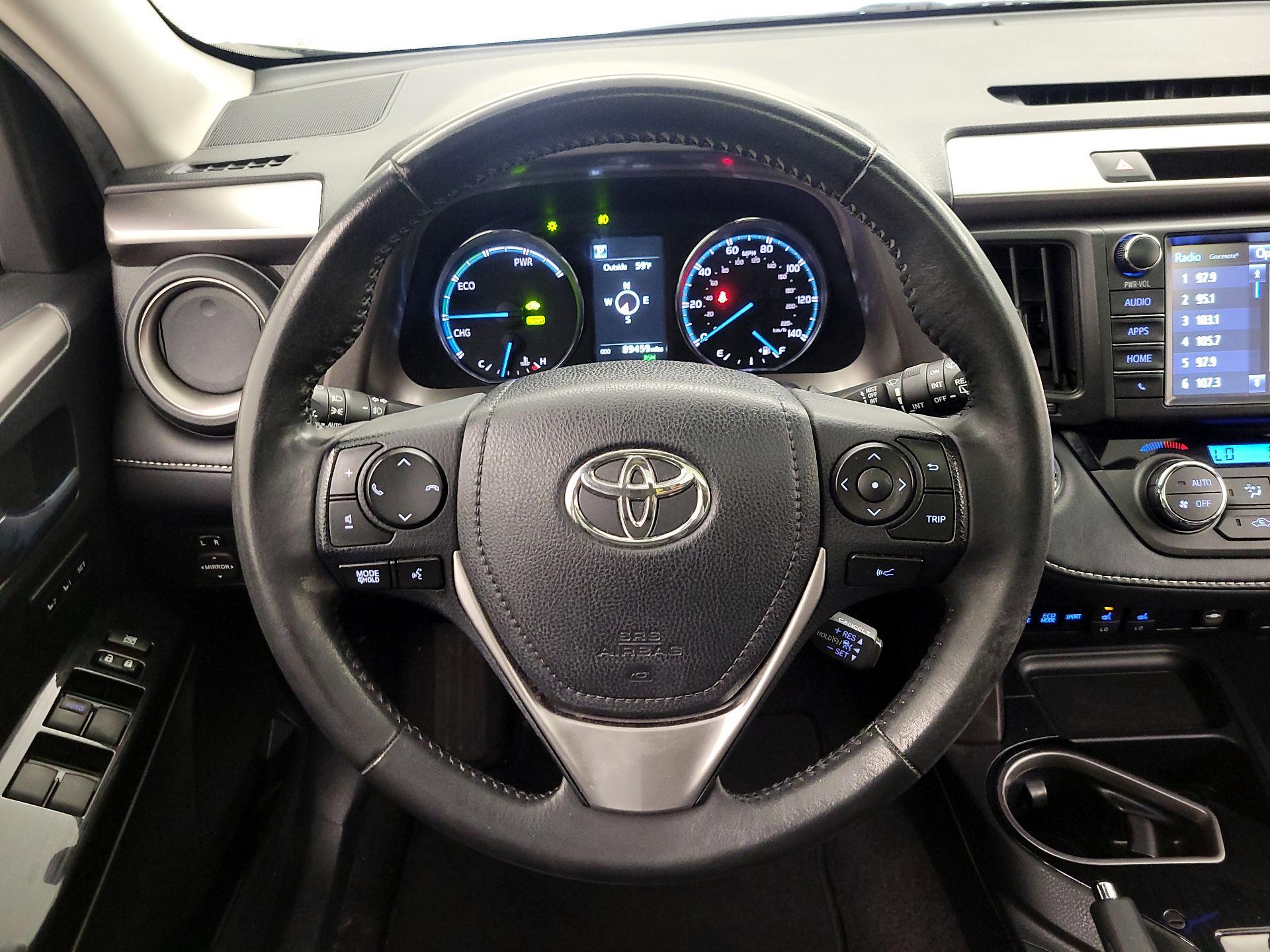 Thumbnail: 2017 Toyota RAV4 - 10