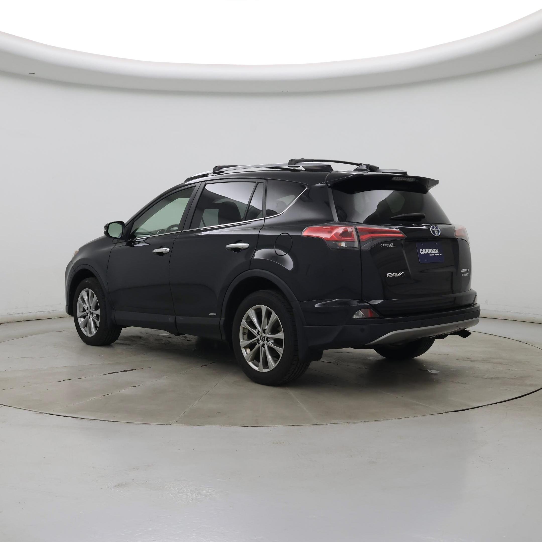 Thumbnail: 2017 Toyota RAV4 - 2