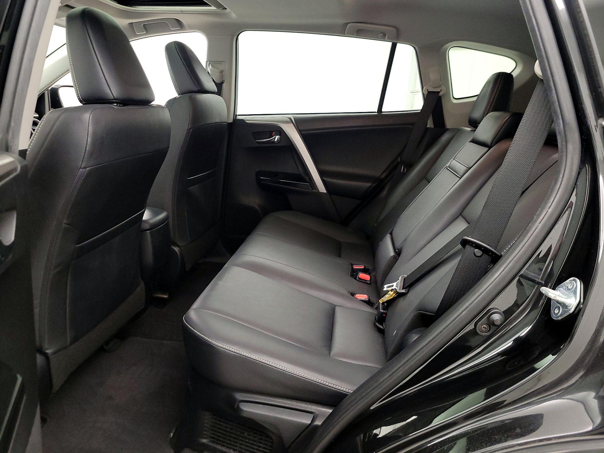 Thumbnail: 2017 Toyota RAV4 - 20