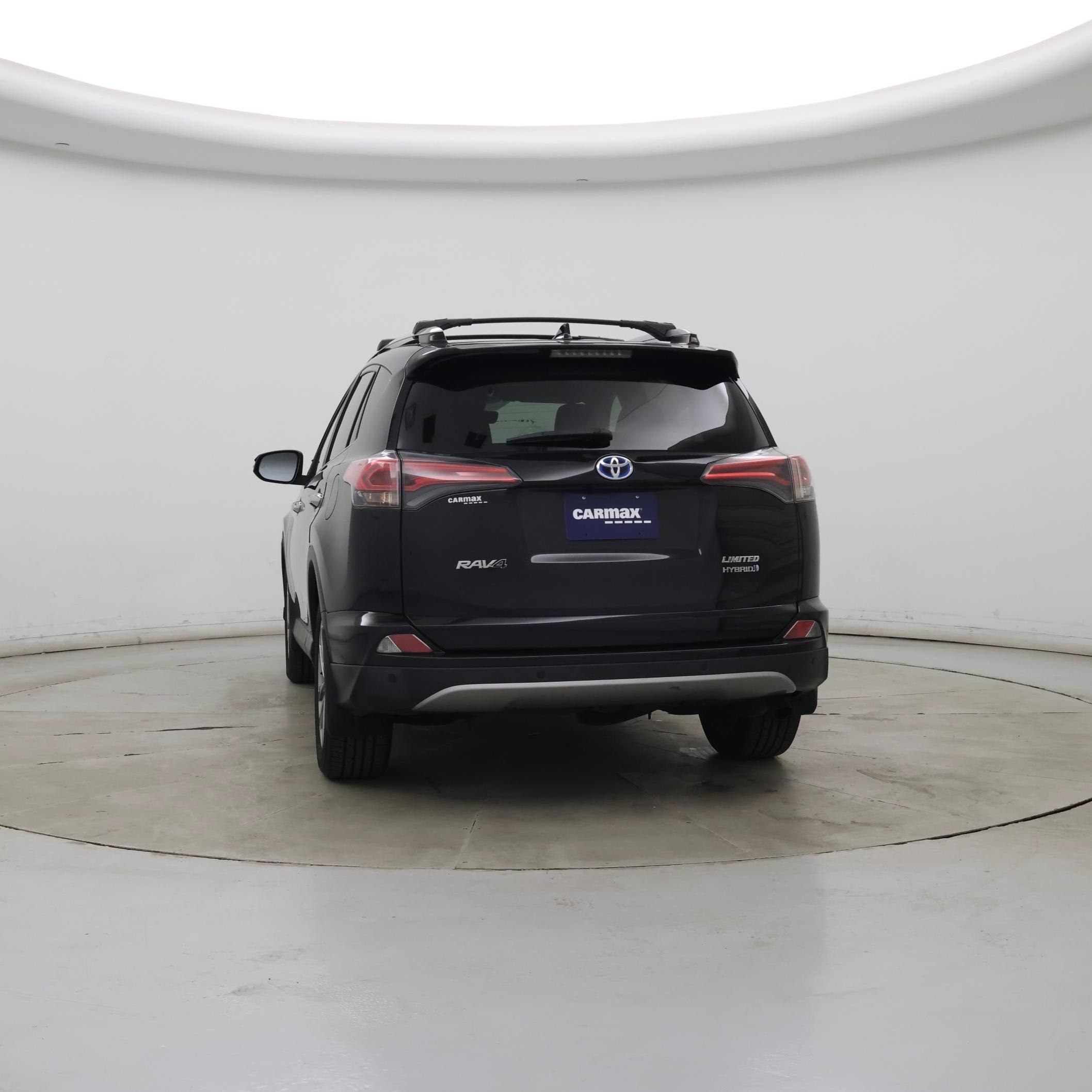Thumbnail: 2017 Toyota RAV4 - 6